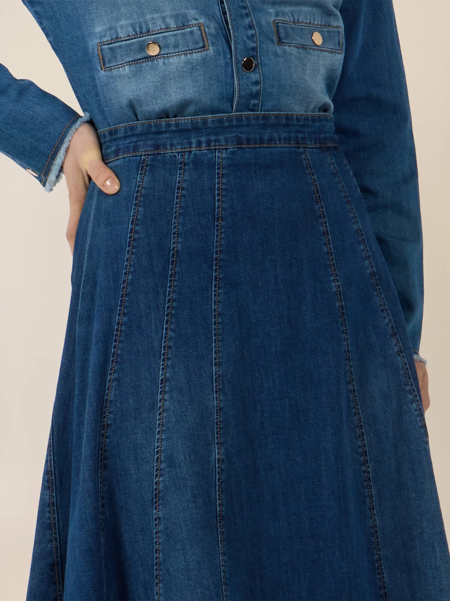 APART A-Linien-Rock aus Denim in ausgestellter Form | hellblau - Image 5