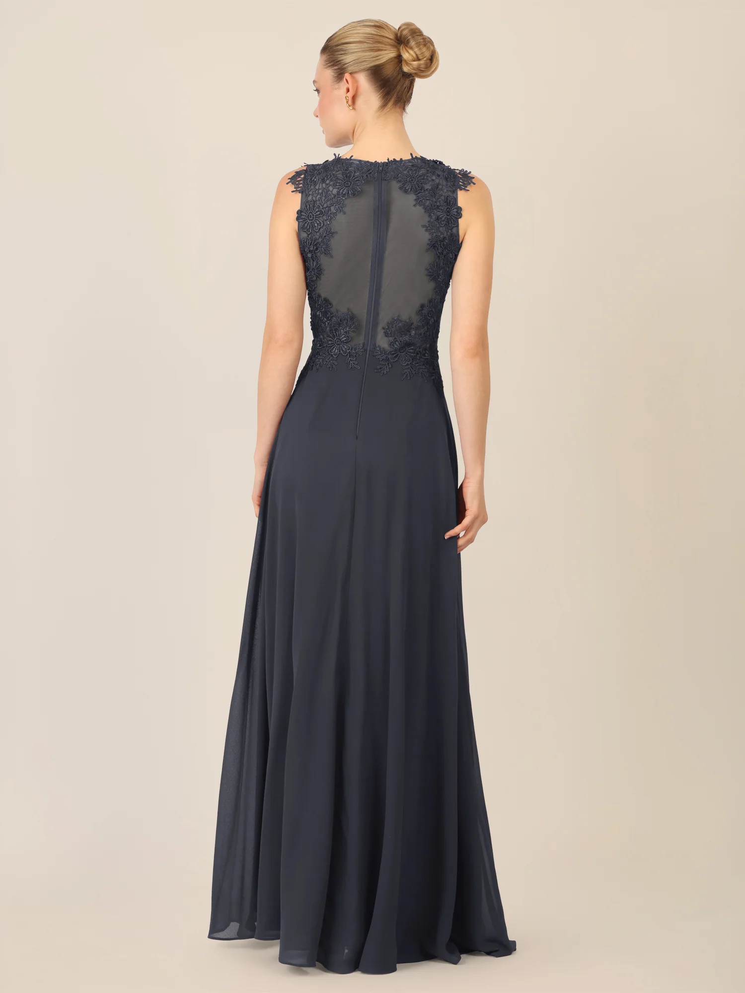 APART Abendkleid mit floraler Spitze und Tüll-Einsatz | nachtblau - Image 2