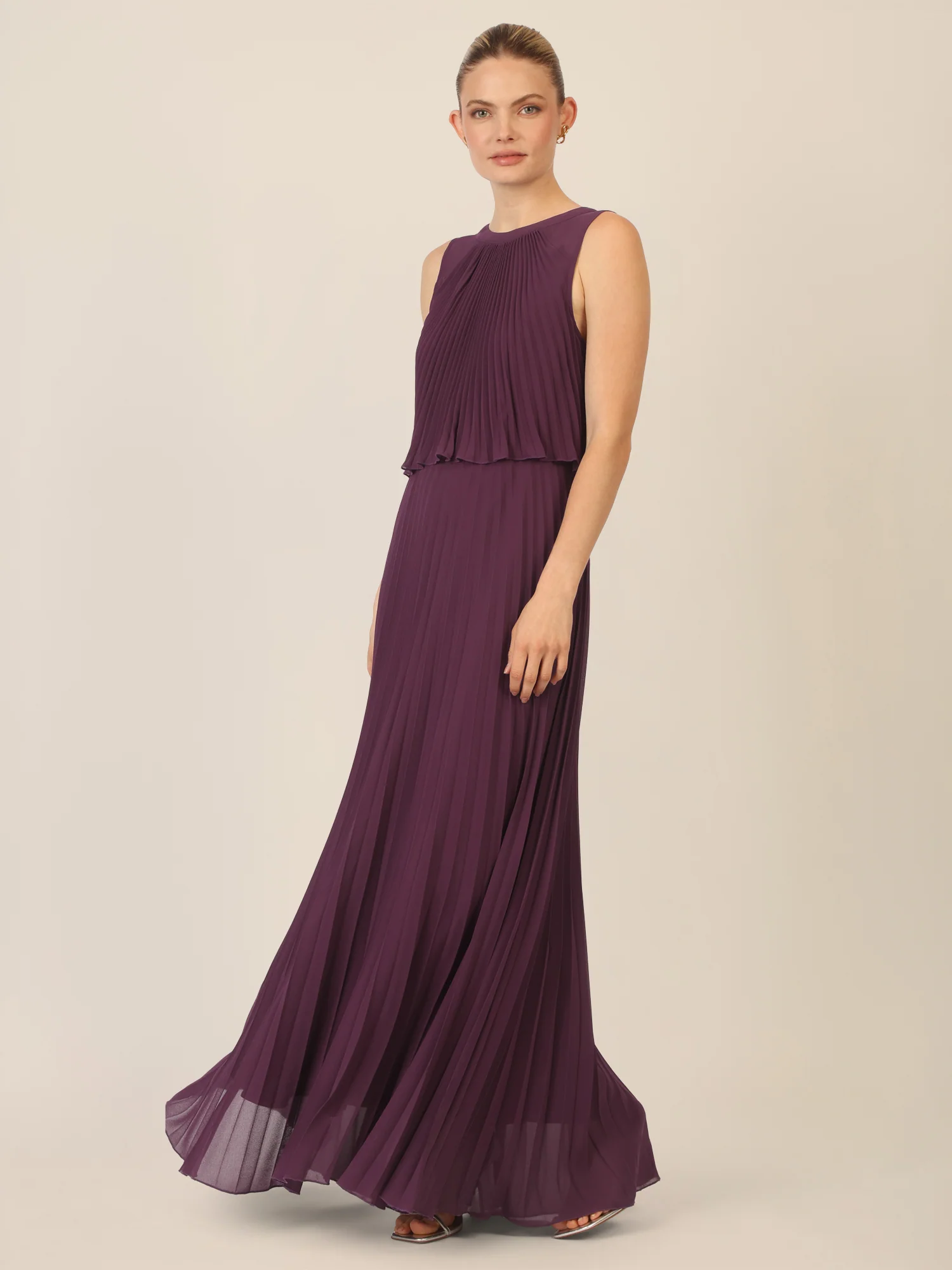 APART Abendkleid mit Plisseefalten und Lagenoptik | dunkel lila