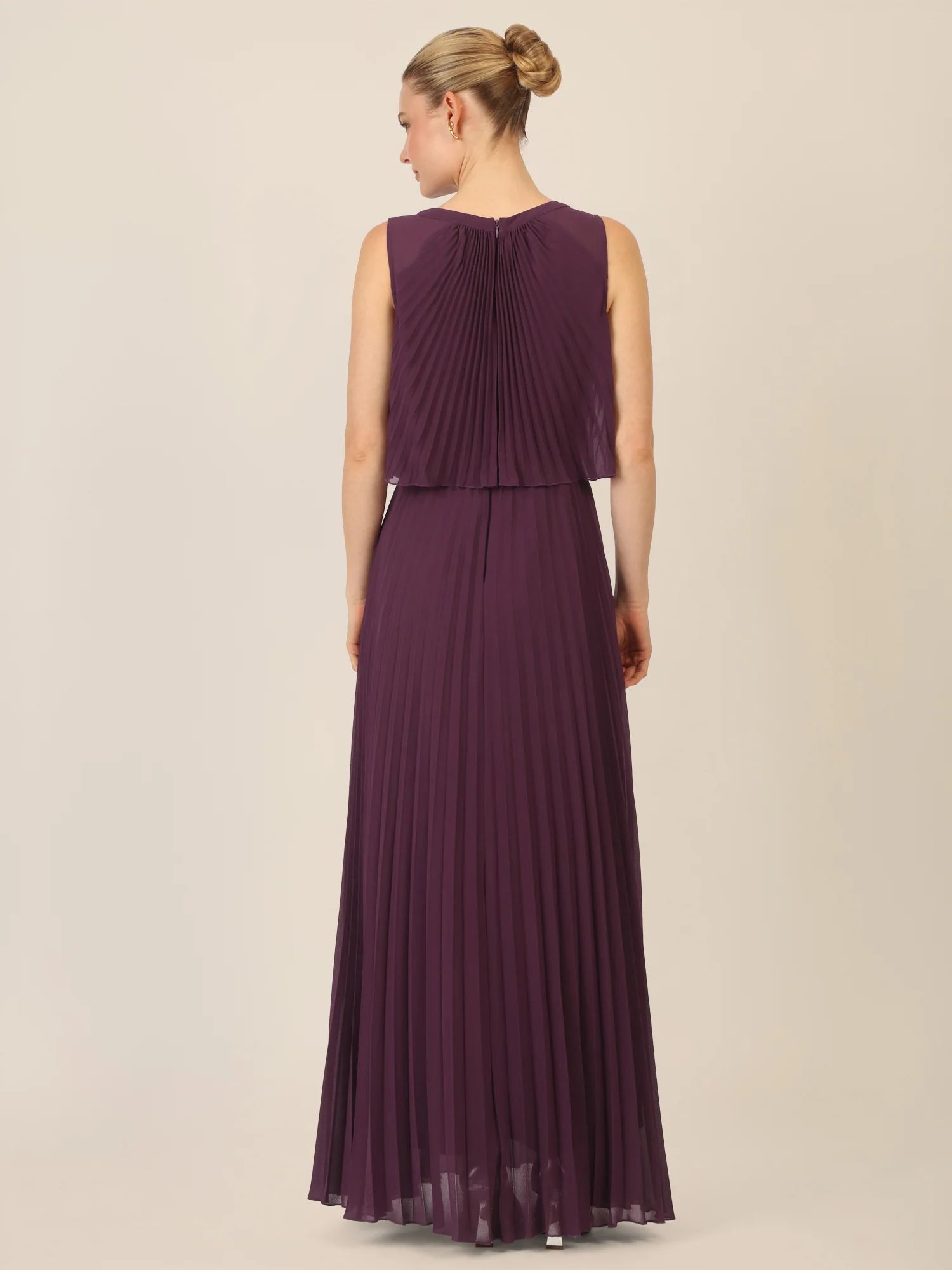 APART Abendkleid mit Plisseefalten und Lagenoptik | dunkel lila - Image 2