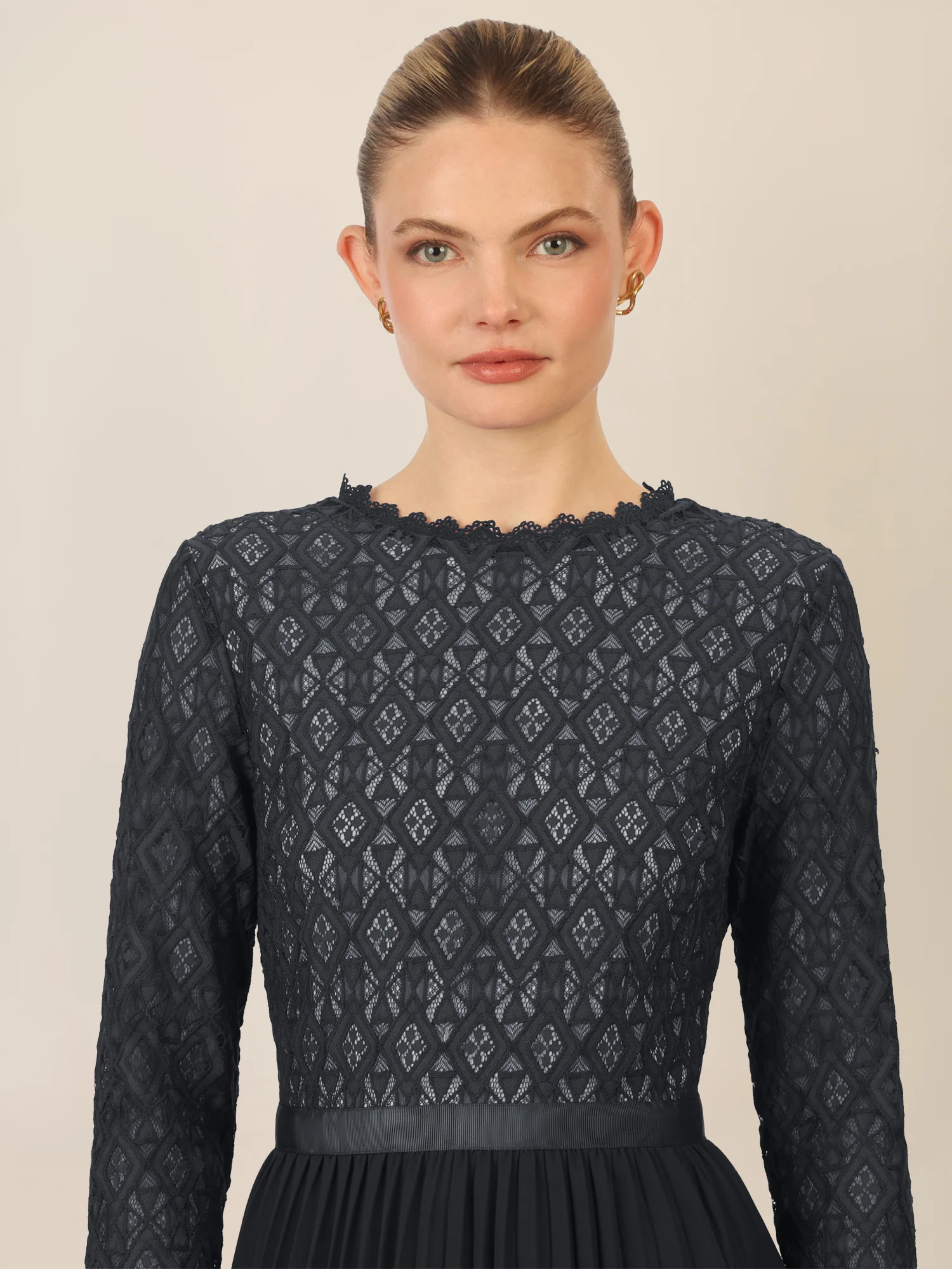 APART Abendkleid mit Plisseerock | schwarz - Image 4