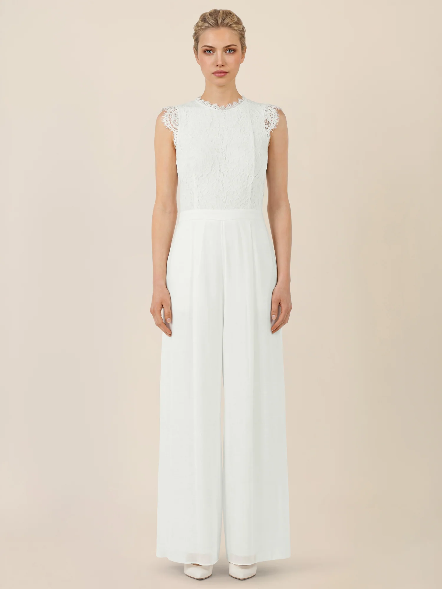 APART Abendoverall mit Spitzentop und weitem Bein | creme