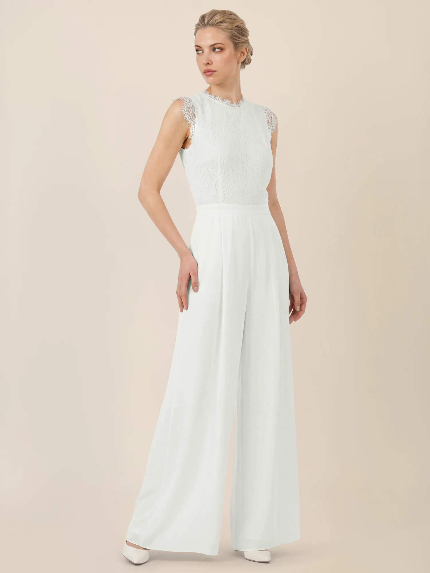APART Abendoverall mit Spitzentop und weitem Bein | creme - Image 5