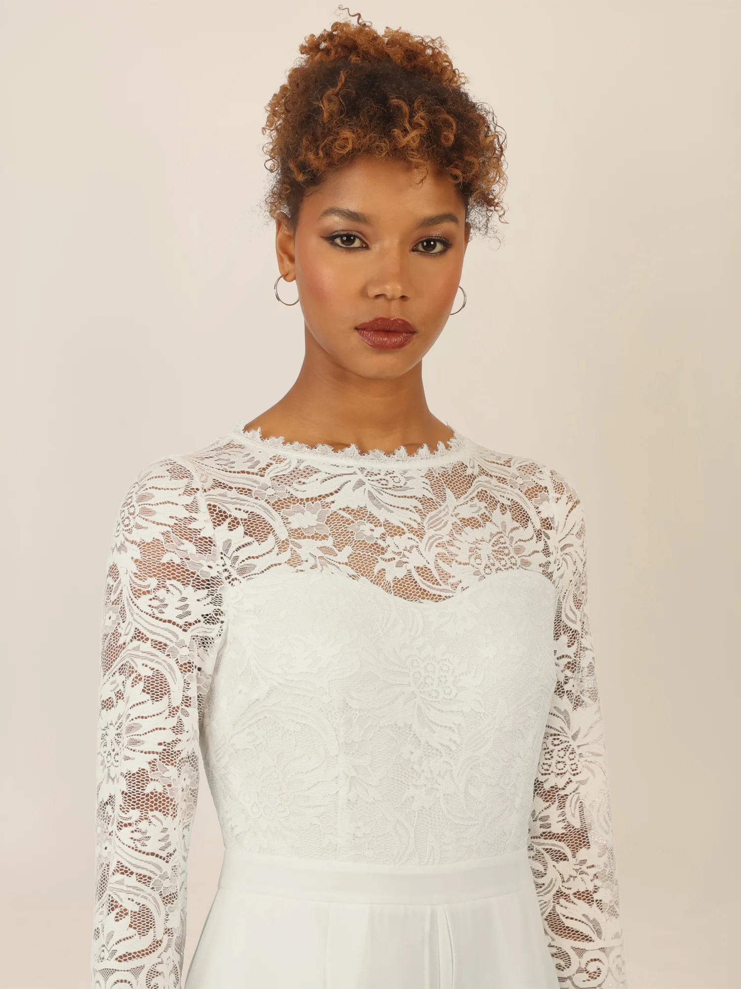 APART Abendoverall mit Spitzentop und weitem Bein | creme - Image 4