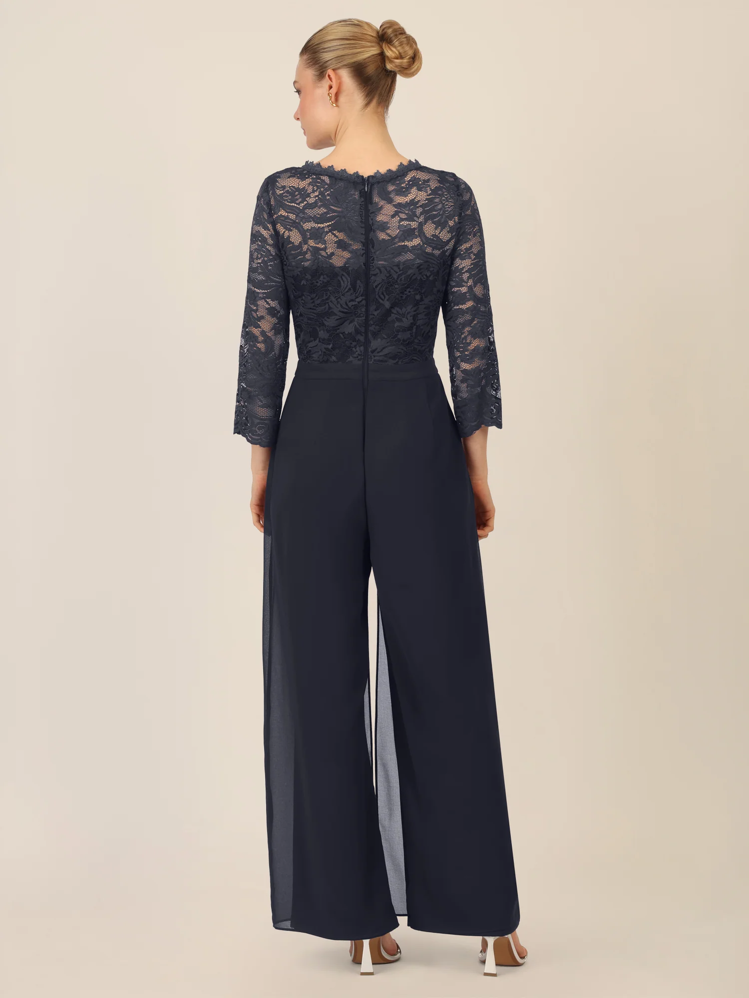 APART Abendoverall mit Spitzentop und weitem Bein | nachtblau - Image 2