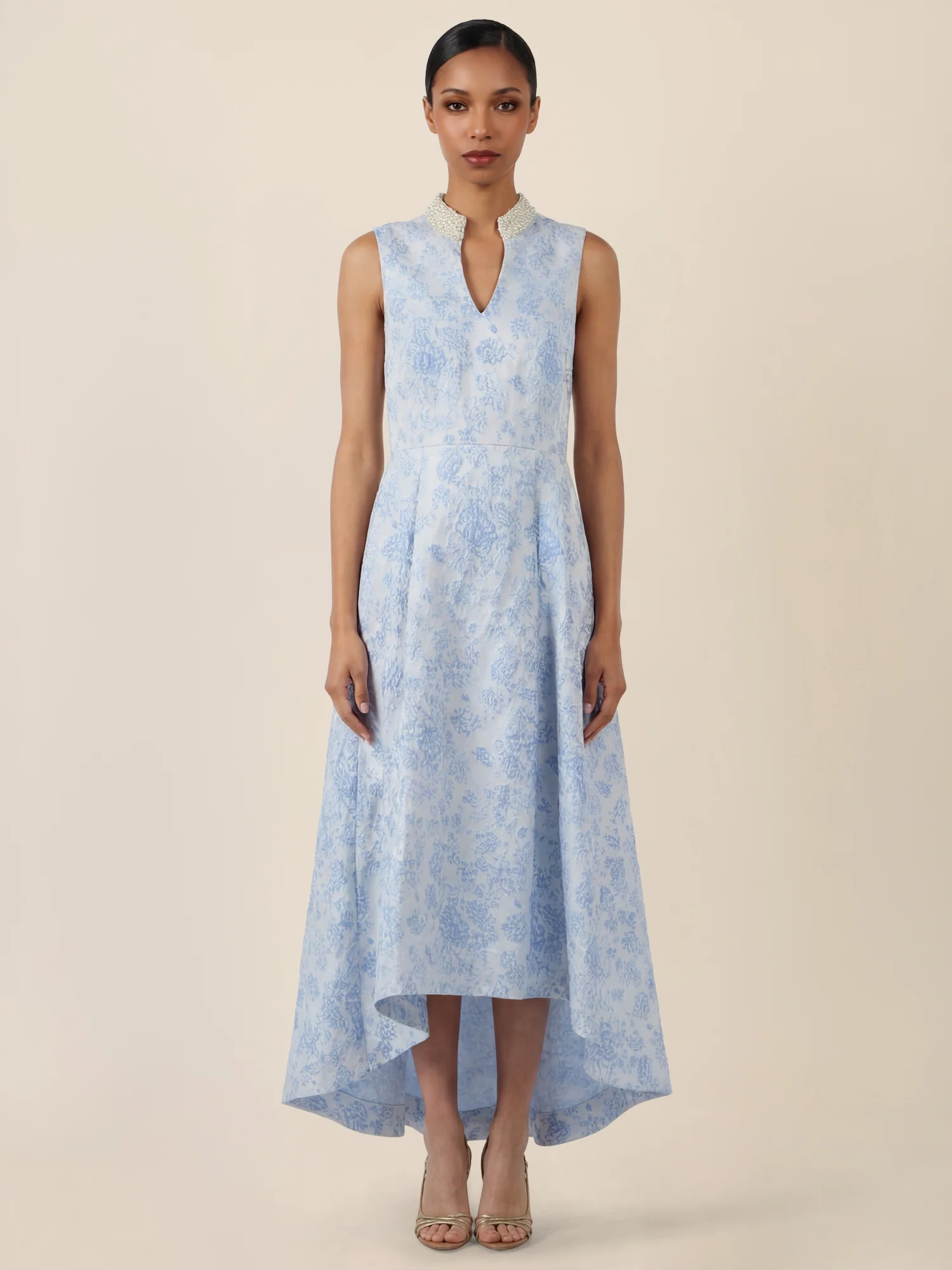 APART Ärmelloses Jacquardkleid mit Perlenkragen | hellblau