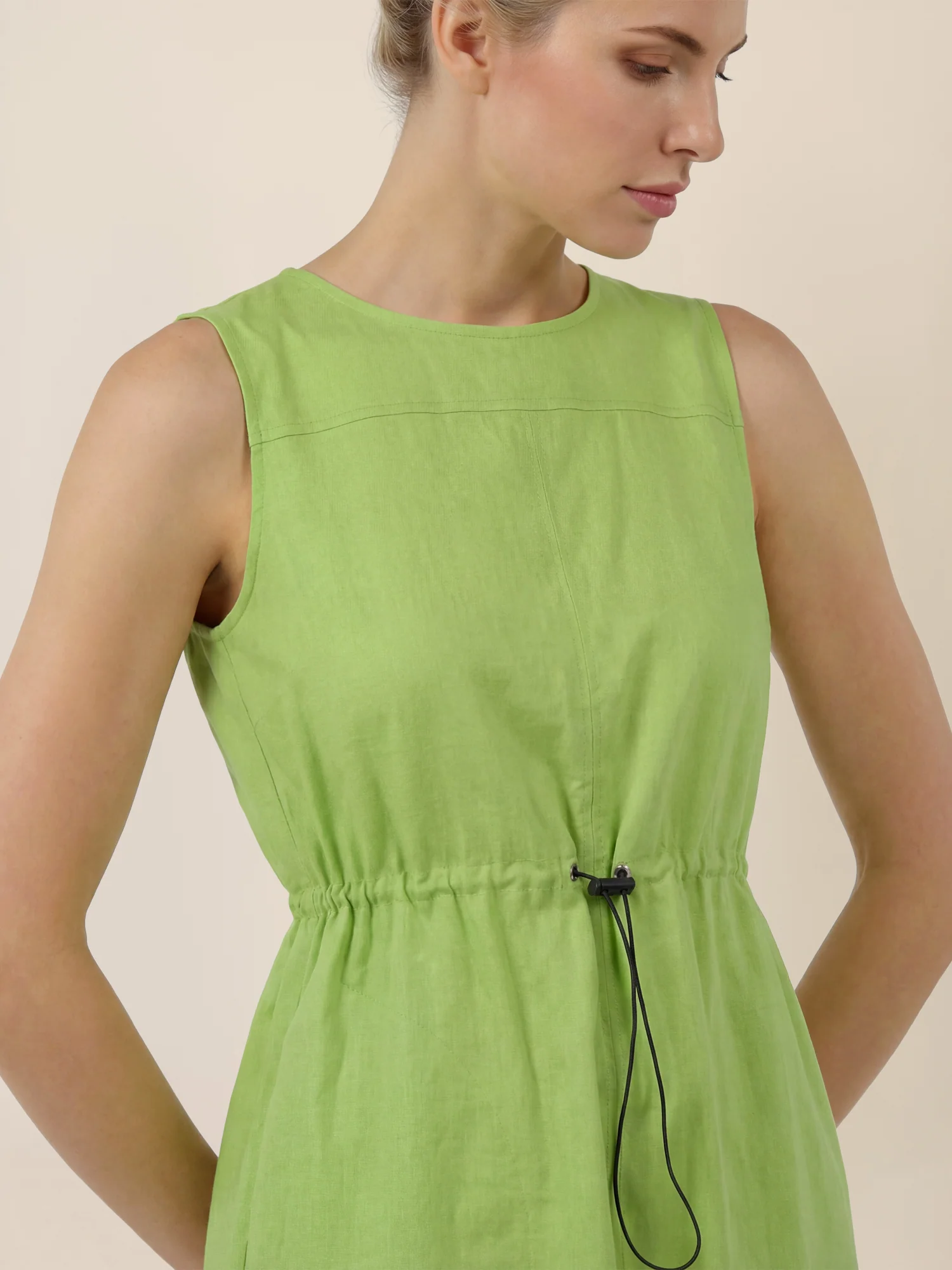 APART Ärmelloses Kleid mit Kordelzug-Taille | apfelgrün - Image 4