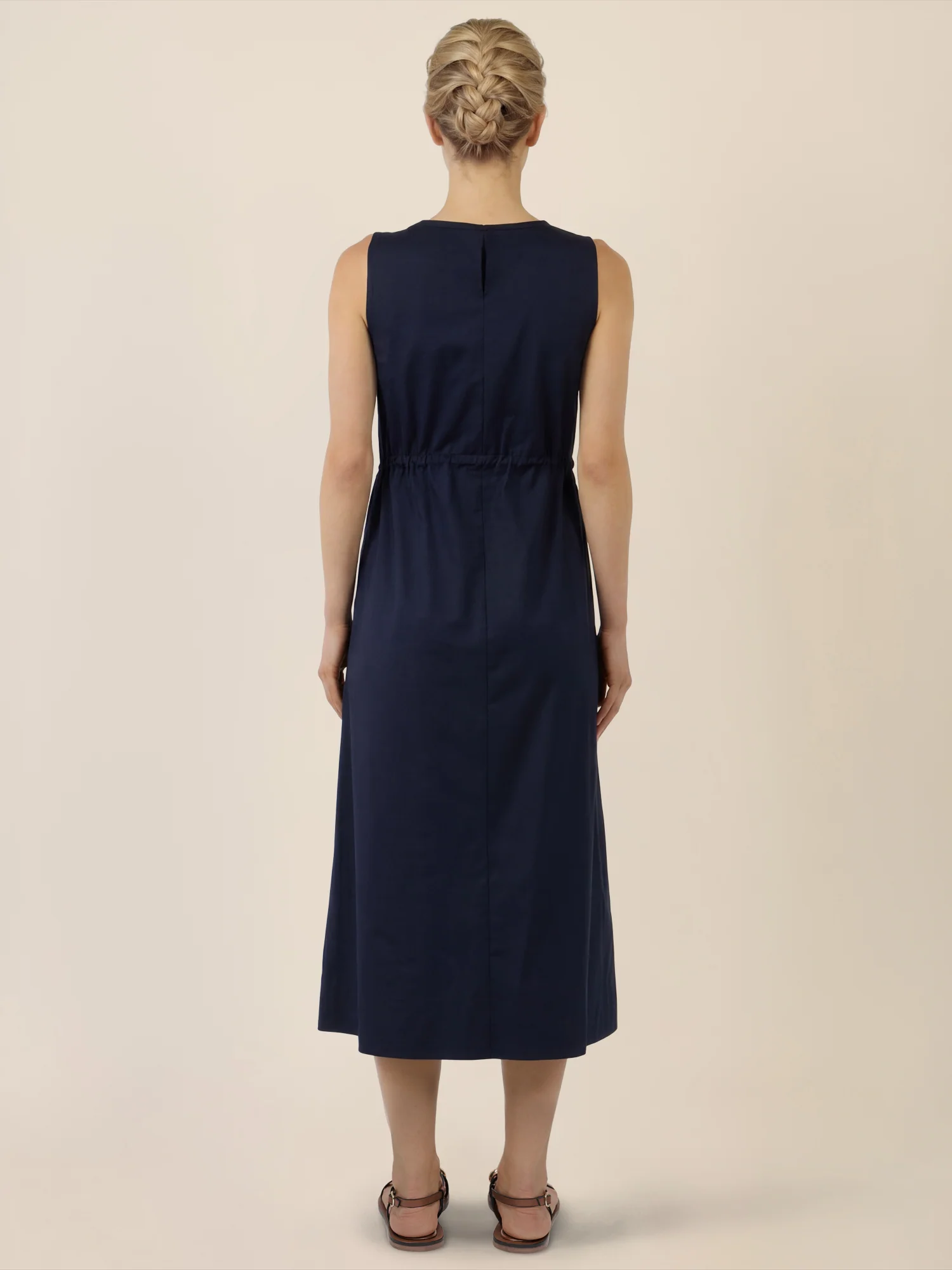 APART Ärmelloses Kleid mit Kordelzug-Taille | nachtblau - Image 2