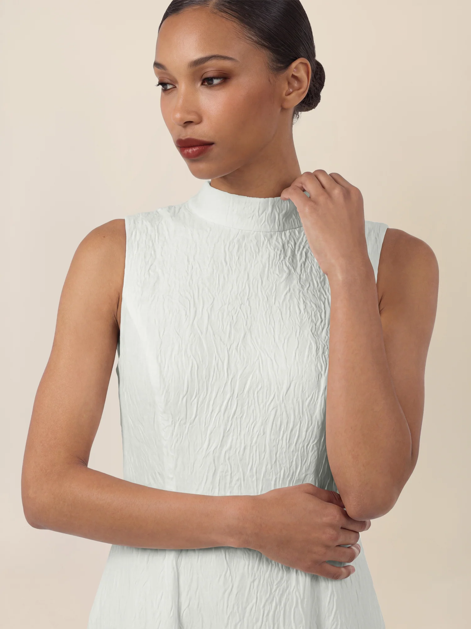 APART Ärmelloses Kleid mit Strukturmuster | creme - Image 4