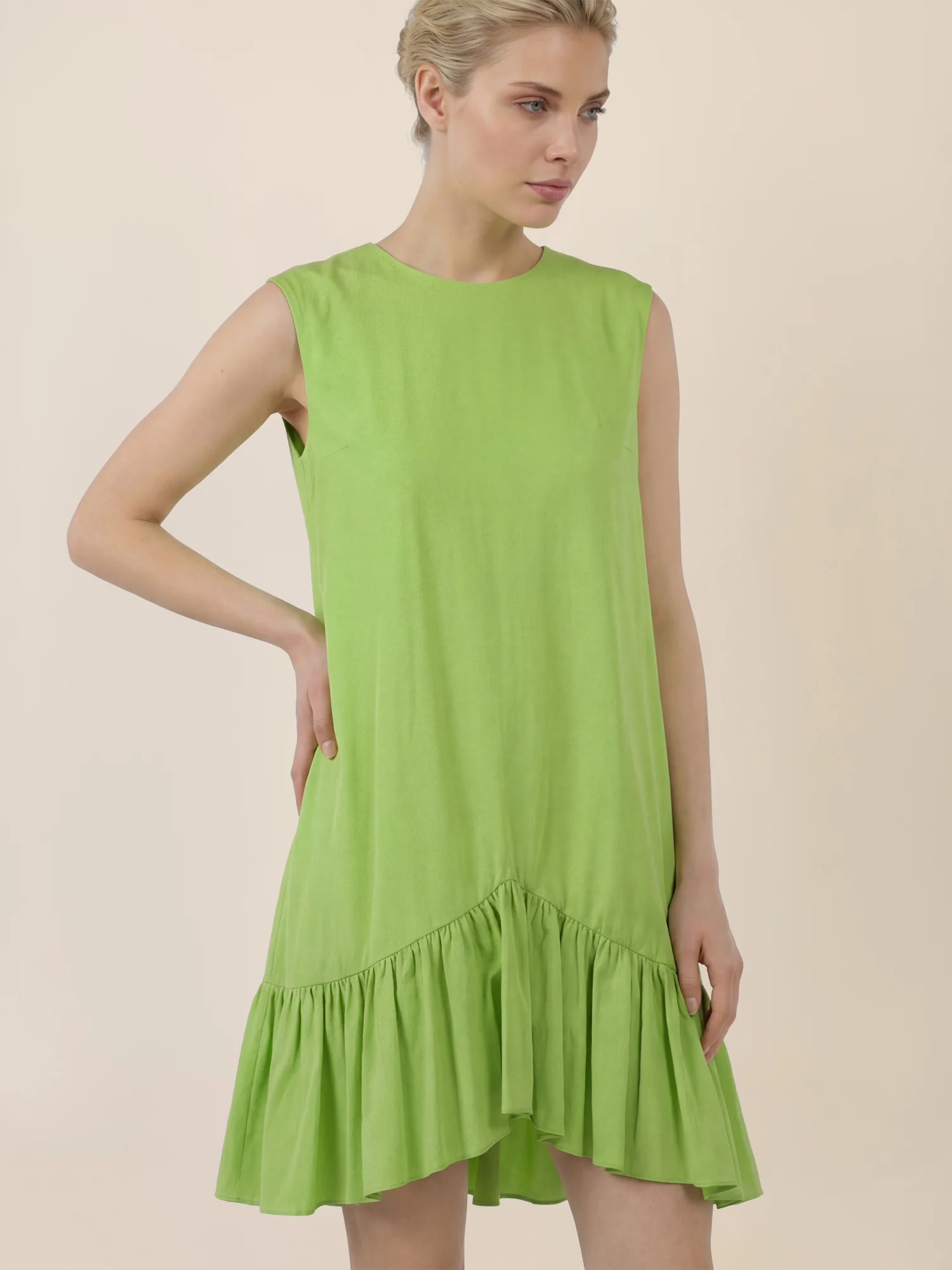 APART Ärmelloses Kleid mit Volant und asymmetrischem Saum | apfelgrün - Image 4