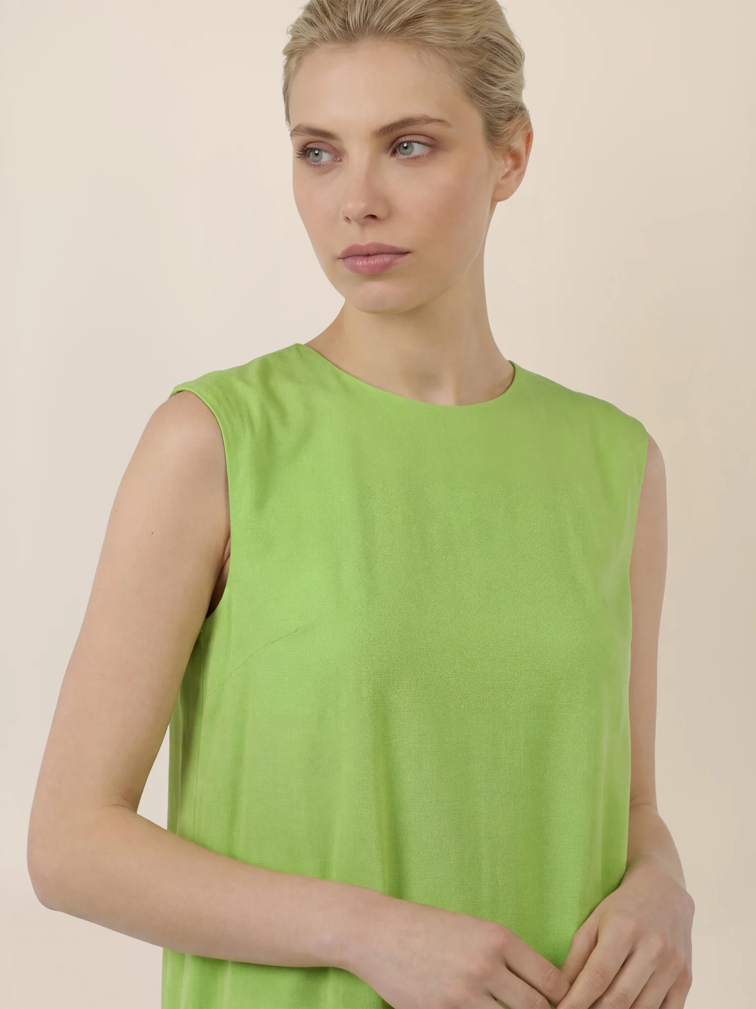 APART Ärmelloses Kleid mit Volant und asymmetrischem Saum | apfelgrün - Image 5