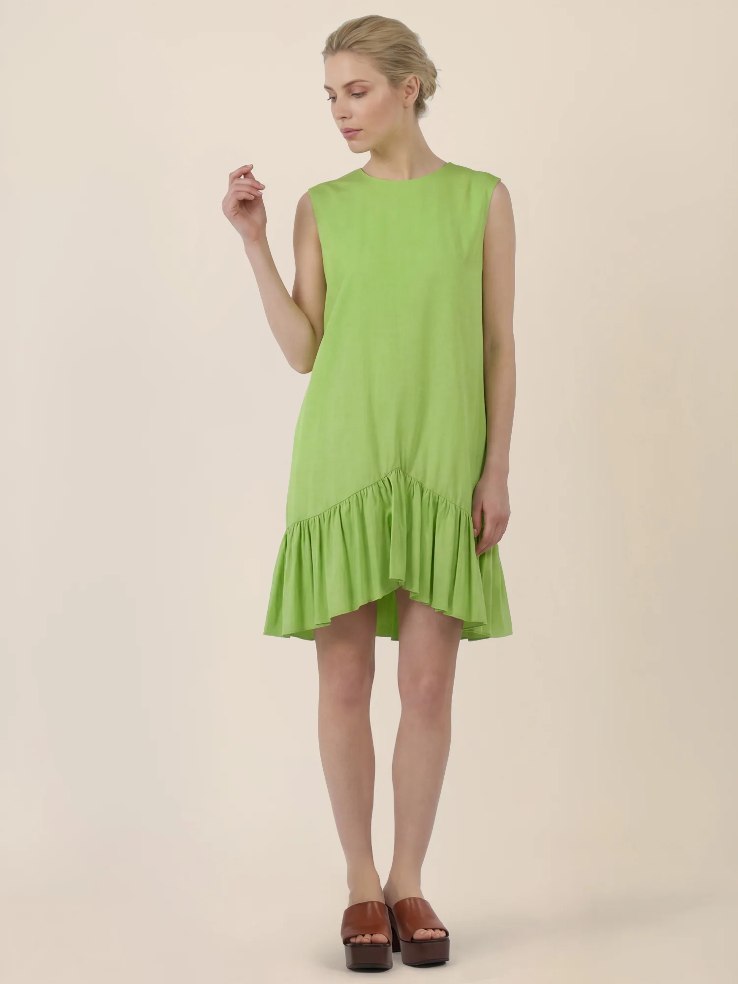 APART Ärmelloses Kleid mit Volant und asymmetrischem Saum | apfelgrün - Image 6