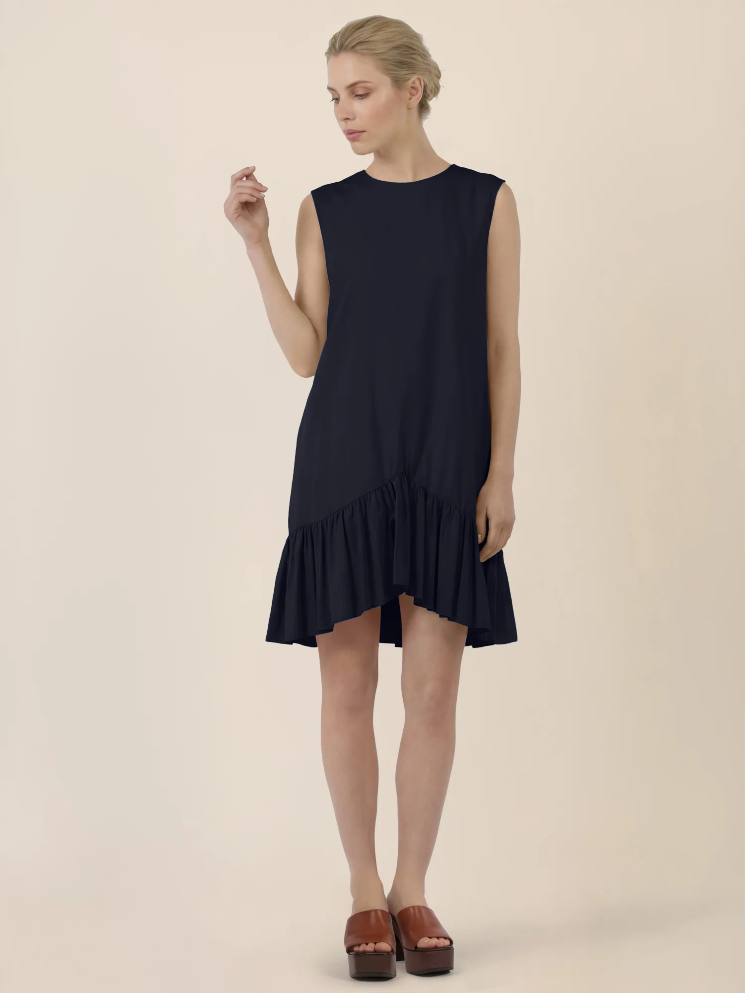 APART Ärmelloses Kleid mit Volant und asymmetrischem Saum | nachtblau - Image 6