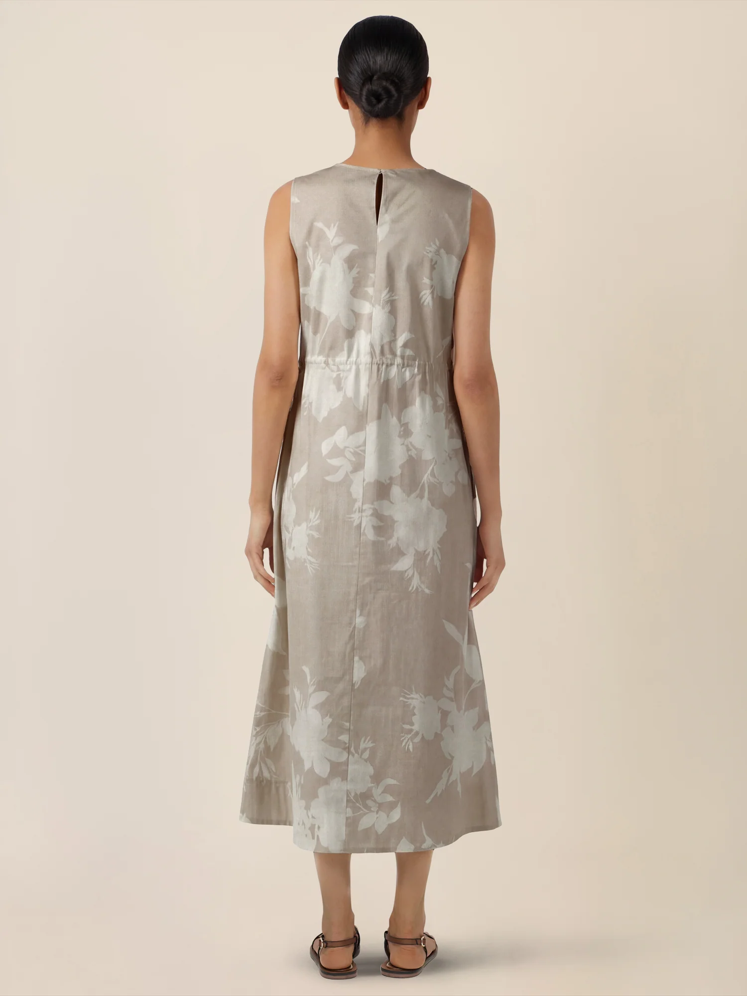 APART Ärmelloses Midikleid mit floralem Schimmer | beige-creme - Image 2