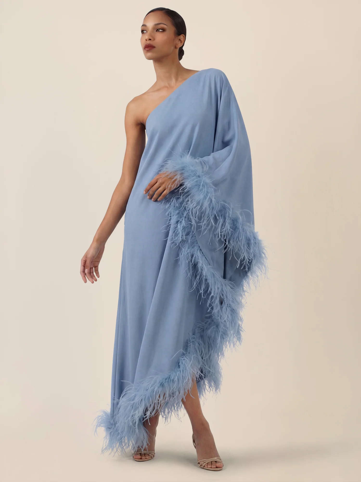 APART Asymmetrisches Abendkleid mit Federn | rauchblau - Image 6