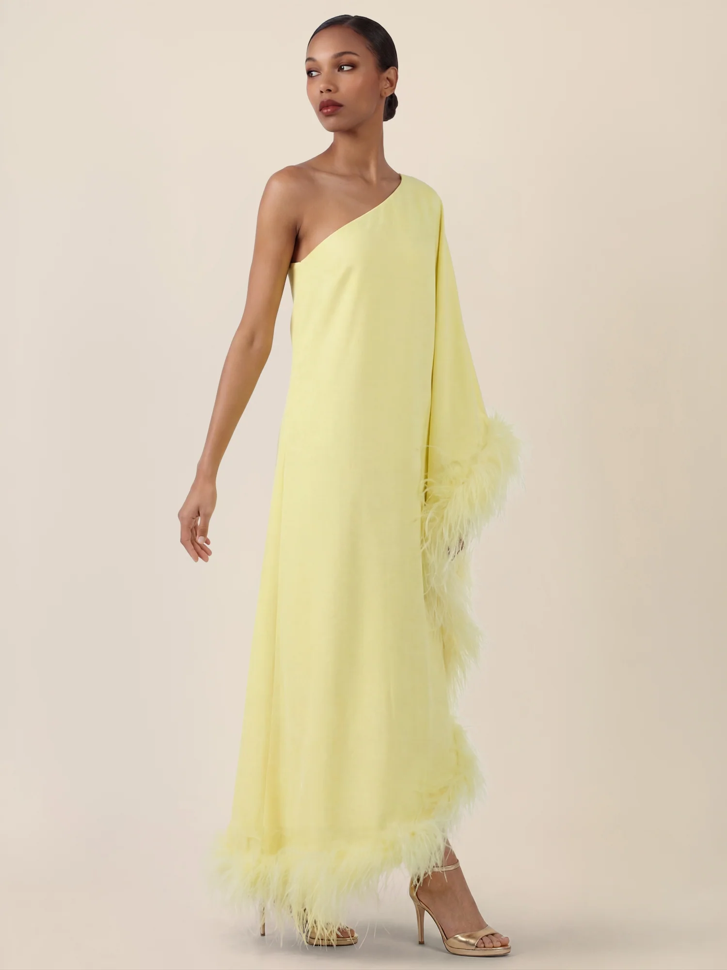 APART Asymmetrisches Abendkleid mit Federn | vanille - Image 6