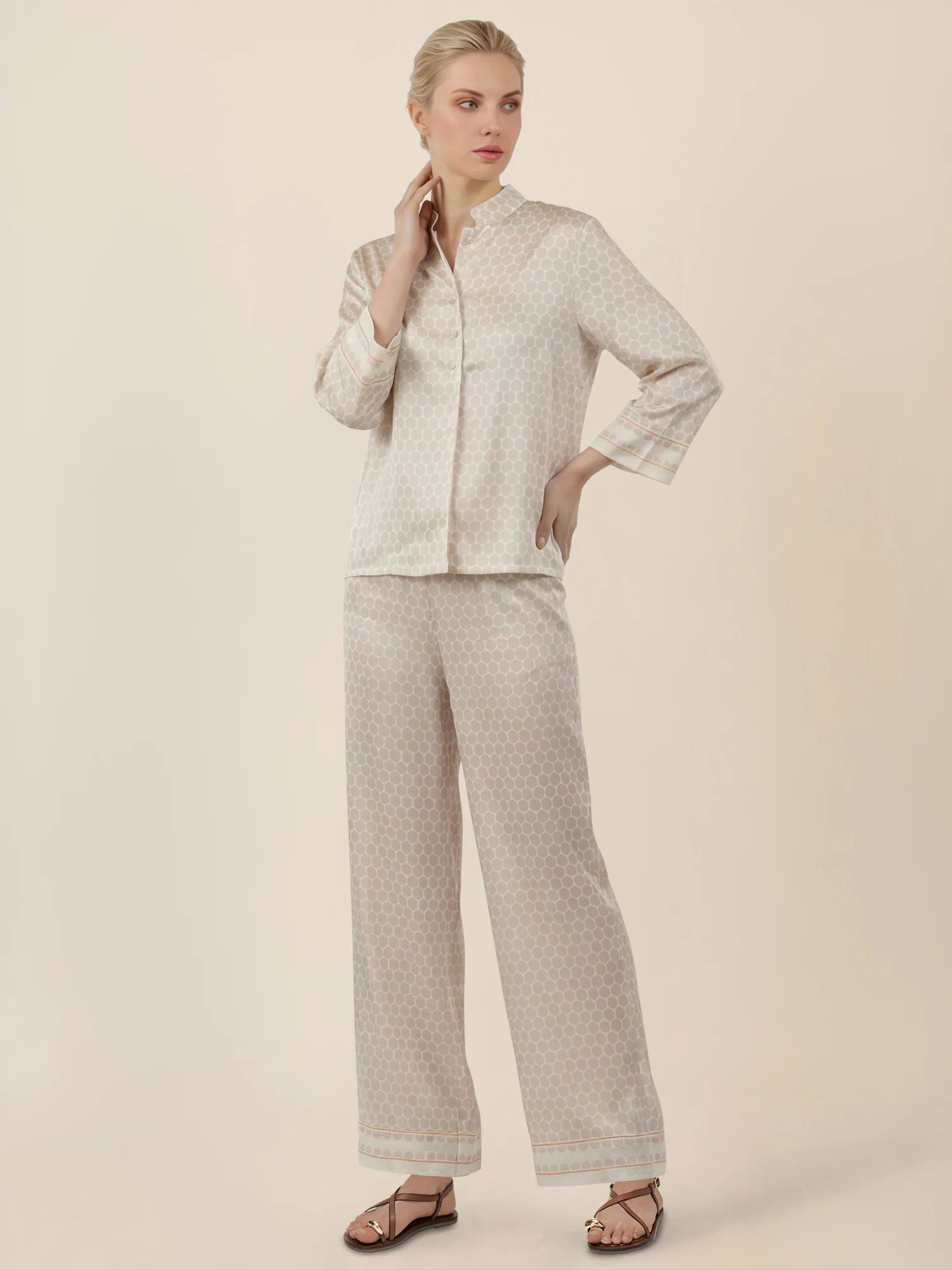 APART Blusenshirt mit Stehkragen und Punktmuster | creme-multicolor - Image 6