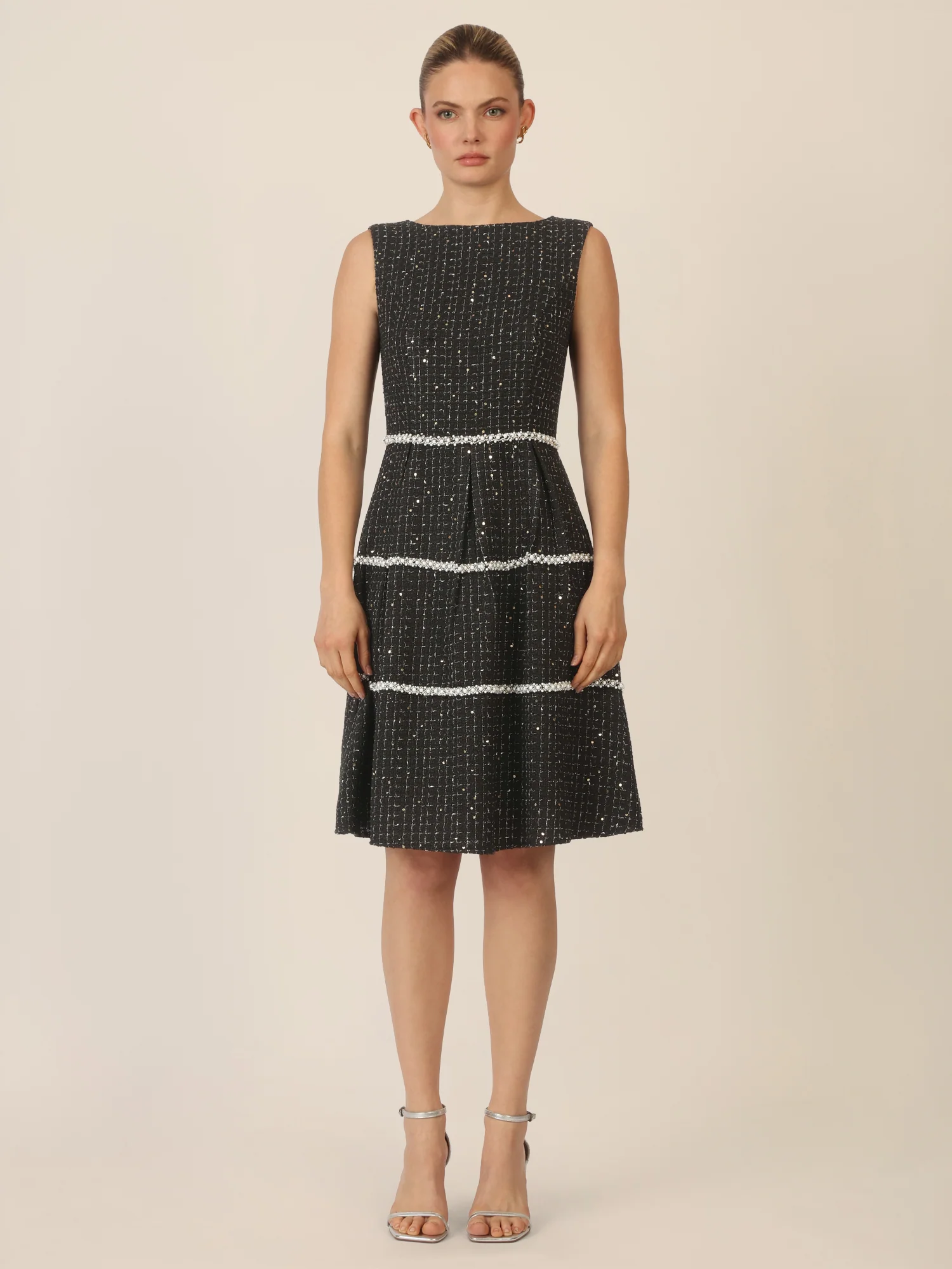 APART Bouclé Kleid mit kleinen, eingewebten, goldfarbenen Pailletten | schwarz - Image 5