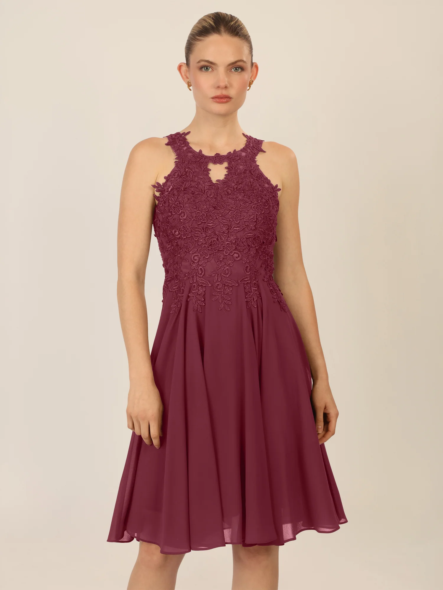 APART Cocktailkleid mit Cut-Out-Rücken | bordeauxrot - Image 4