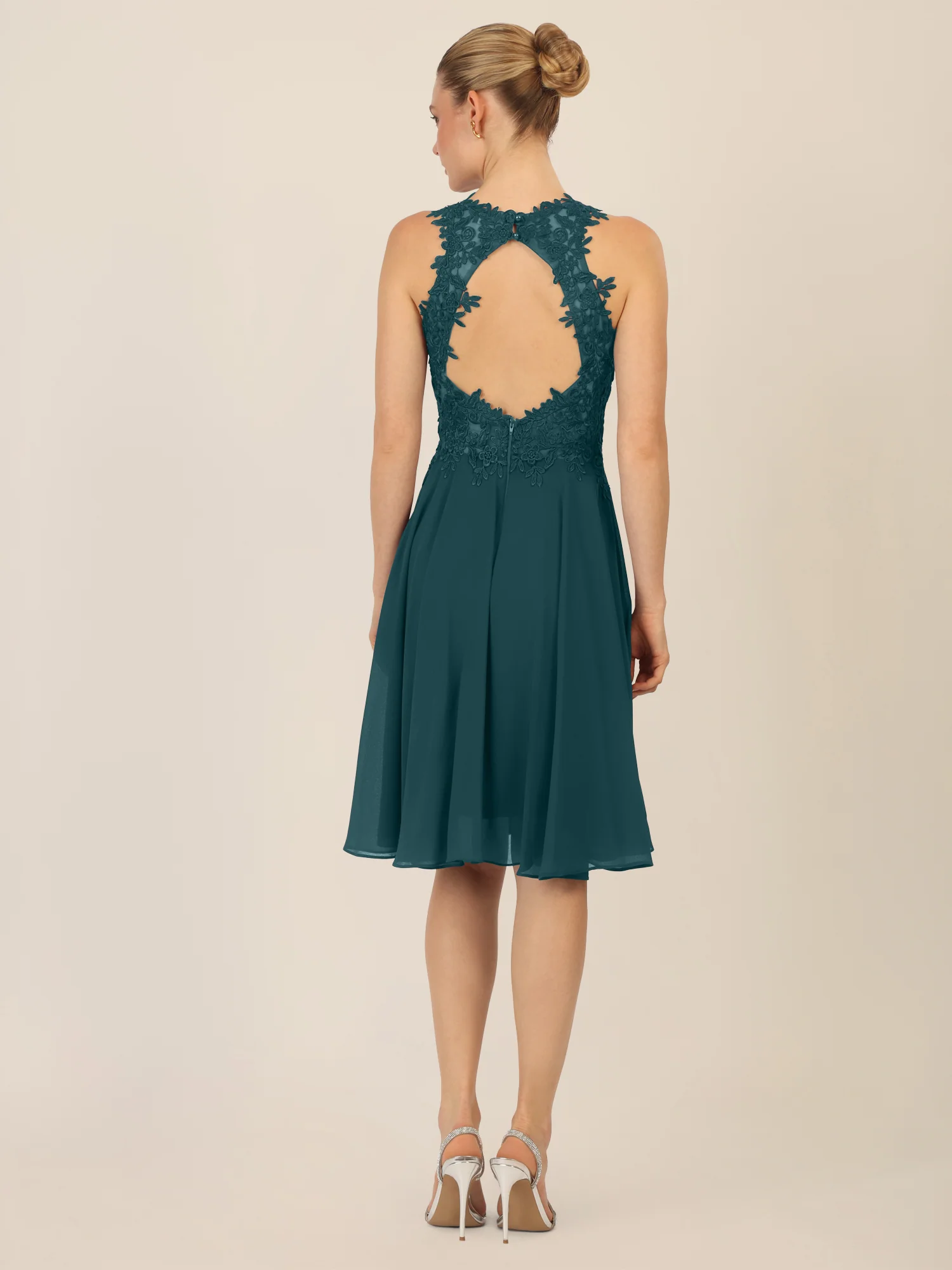 APART Cocktailkleid mit Cut-Out-Rücken | dunkelgrün - Image 2