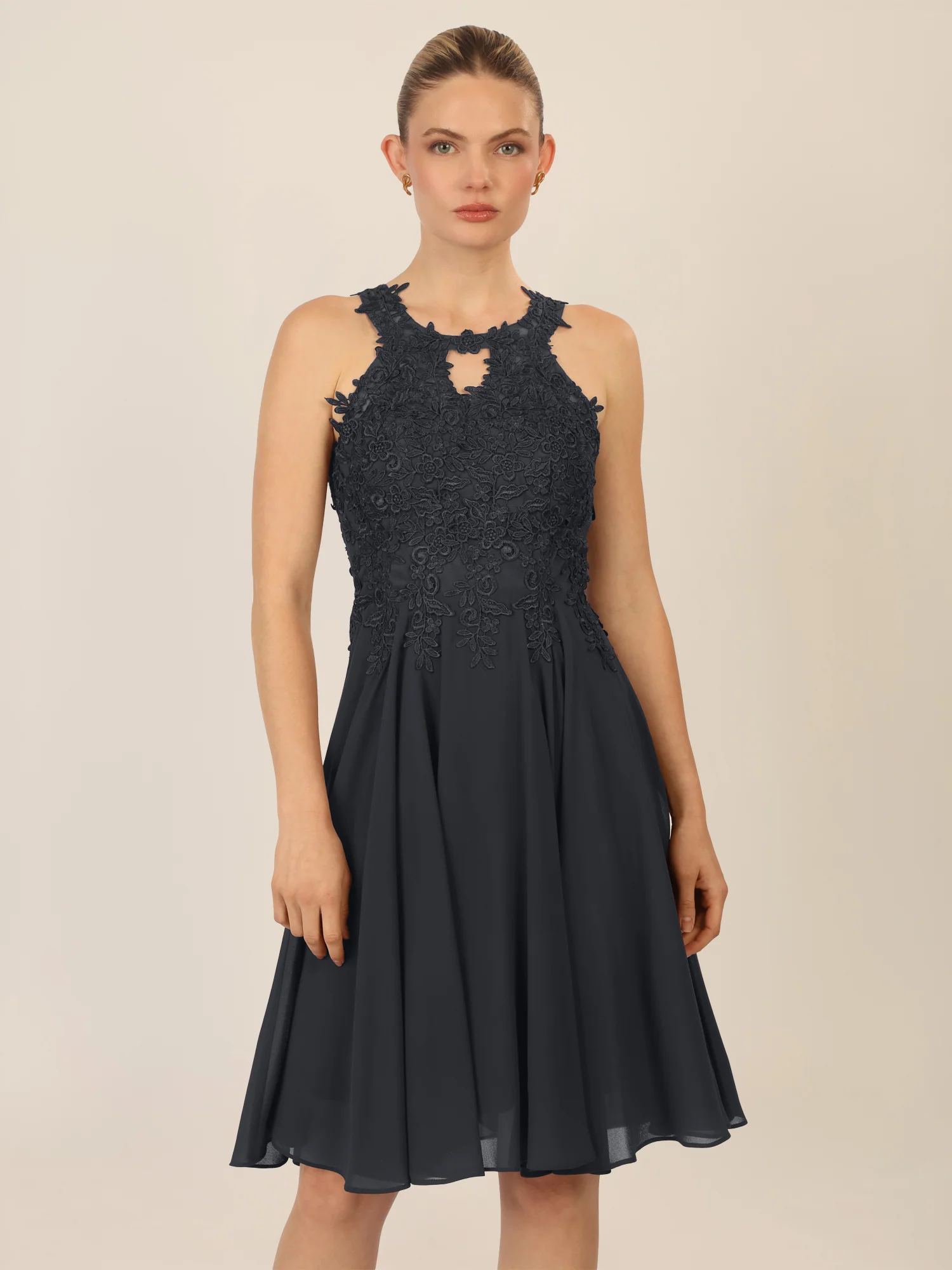 APART Cocktailkleid mit Cut-Out-Rücken | schwarz - Image 4