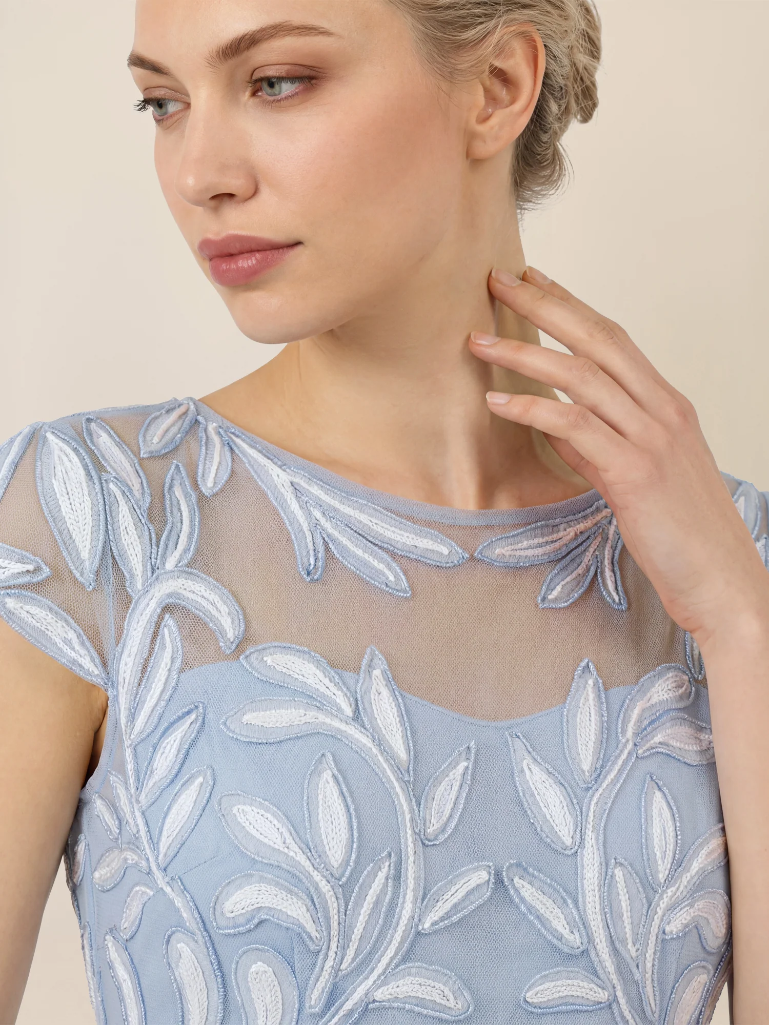 APART Cocktailkleid mit floraler 3D-Stickerei | hellblau-creme - Image 5