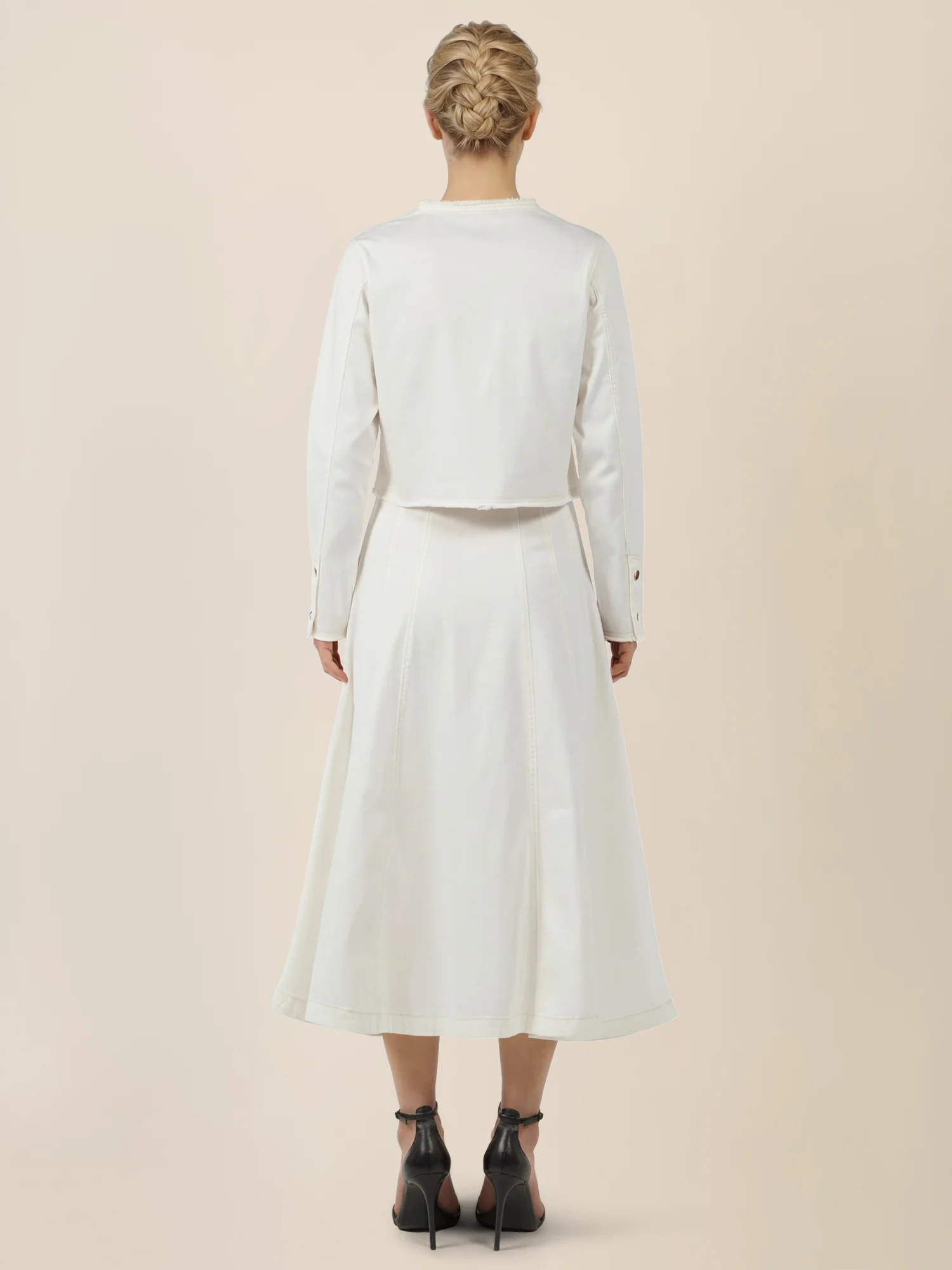 APART Cropped Jeansjacke mit Fransensaum | creme - Image 3