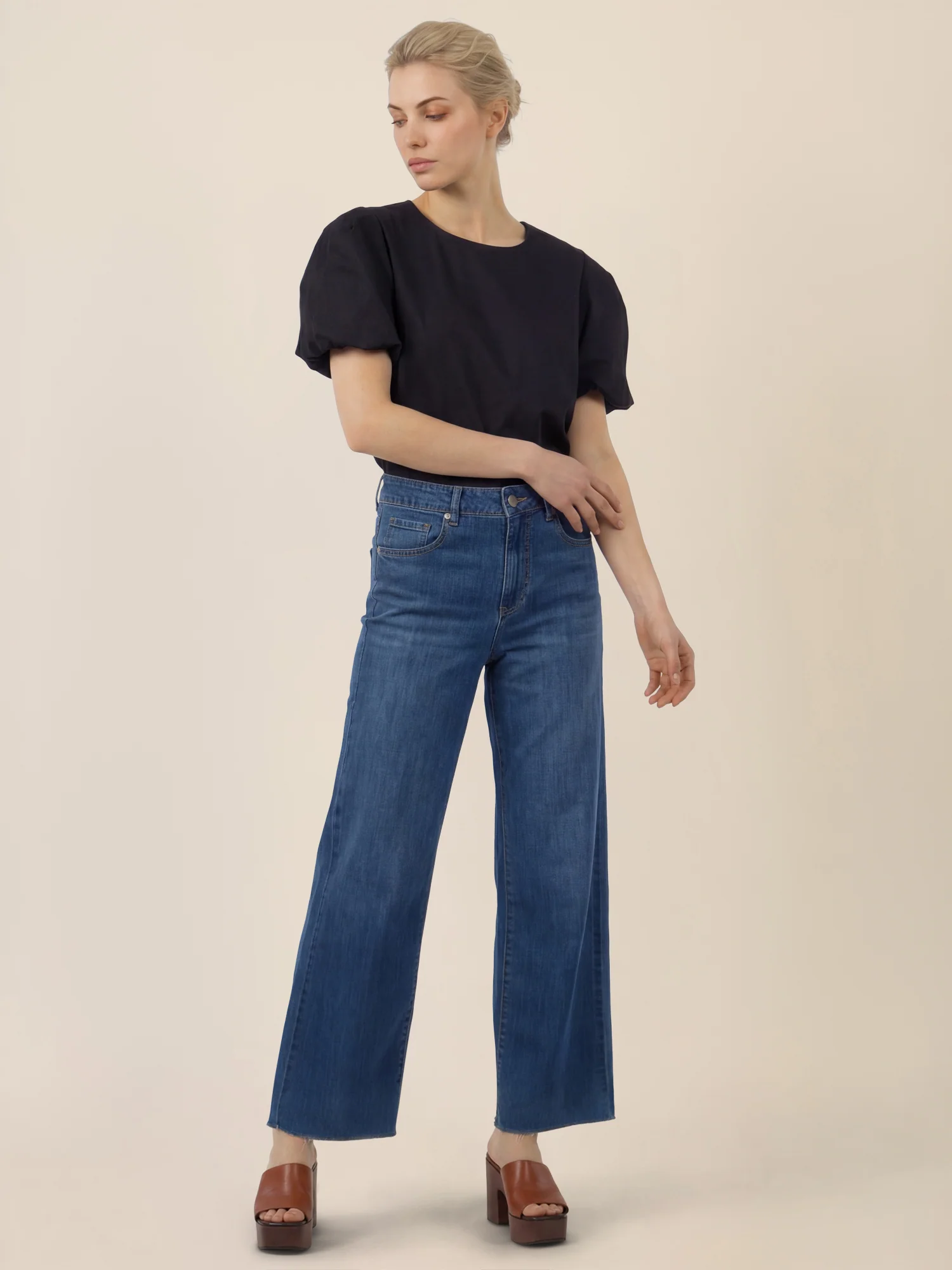 APART Croppedjeans mit Fransen-Saum | hellblau - Image 6
