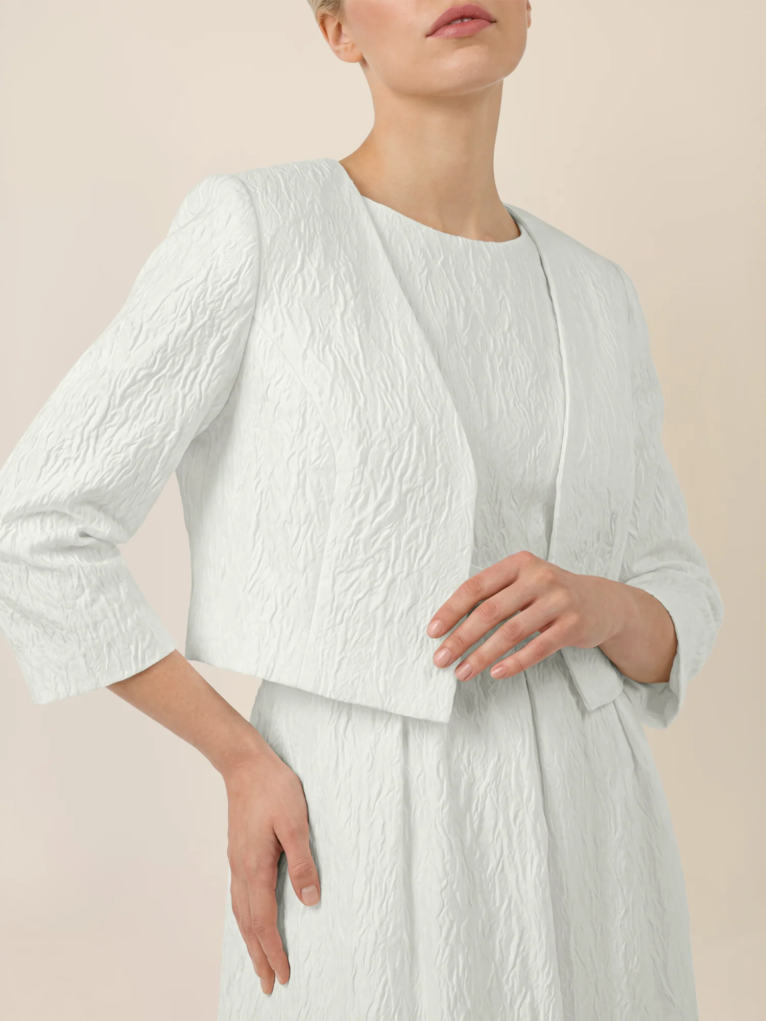 APART Eleganter Bolero mit Hakenverschluss | creme - Image 5