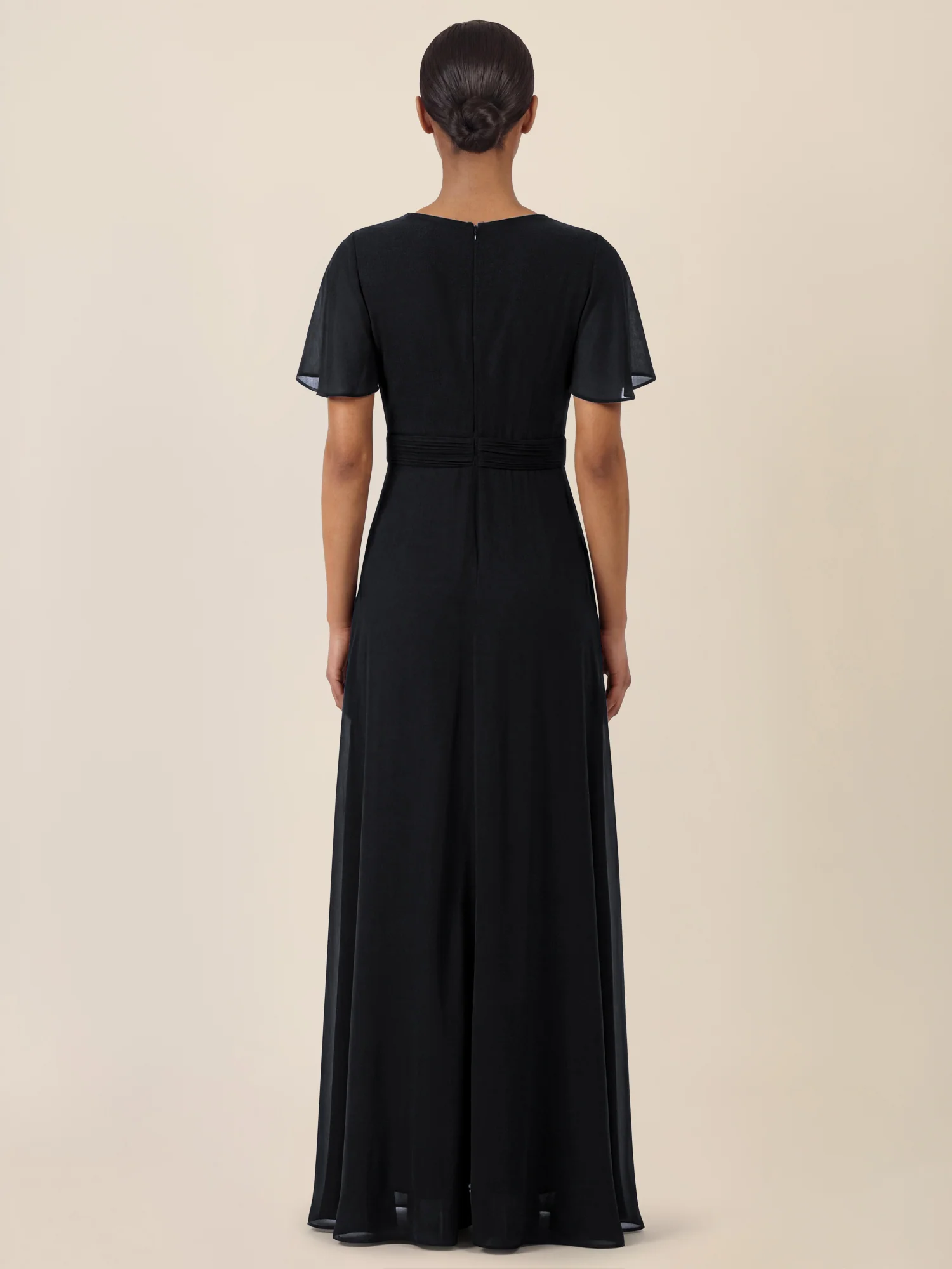 APART Eleganter Chiffonoverall mit fließendem Beinverlauf | schwarz - Image 2