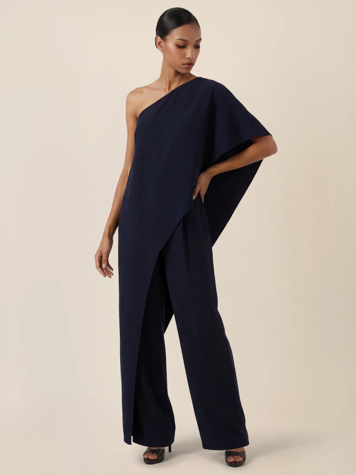 APART Eleganter One-Shoulder-Jumpsuit | nachtblau - Image 6