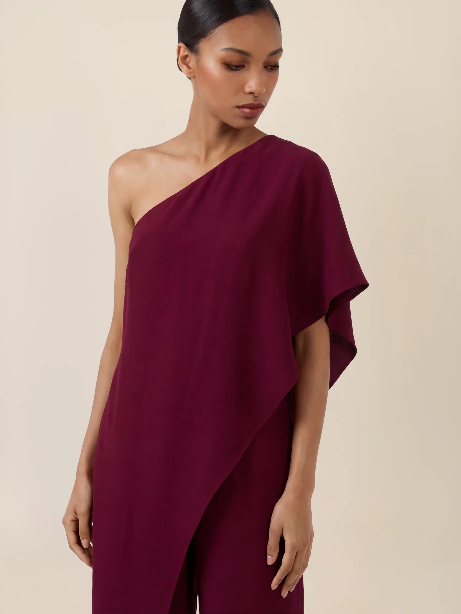 APART Eleganter One-Shoulder-Jumpsuit | weinrot - Image 4