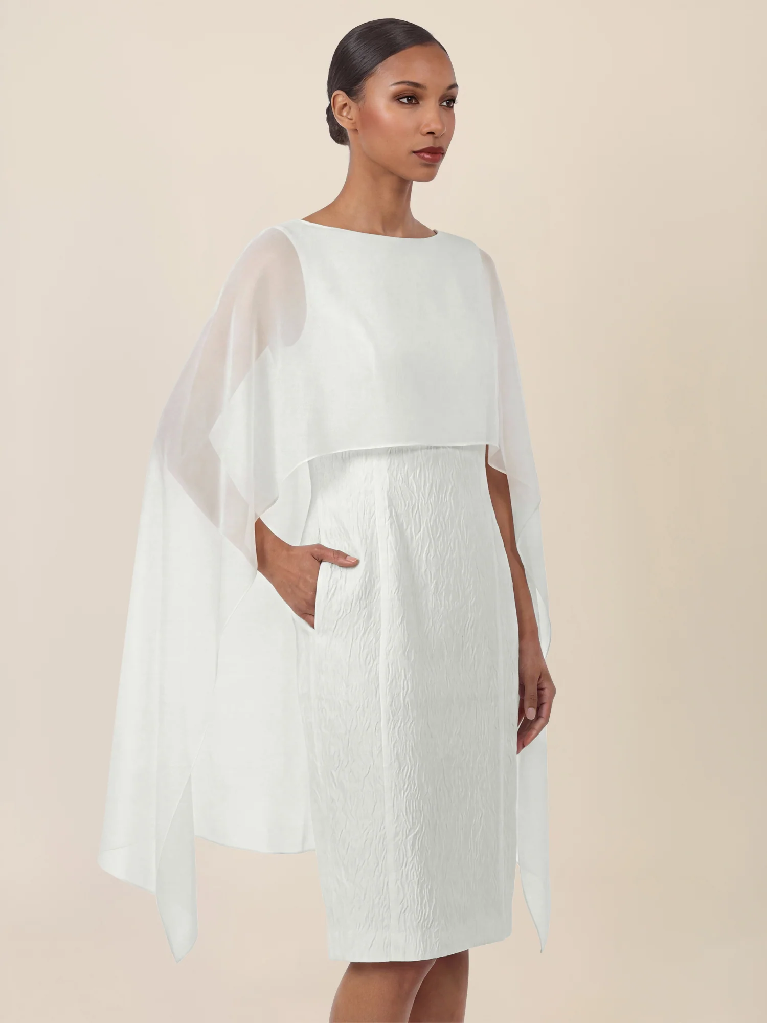 APART Elegantes Cloque Kleid mit Cape-Effekt | creme - Image 4