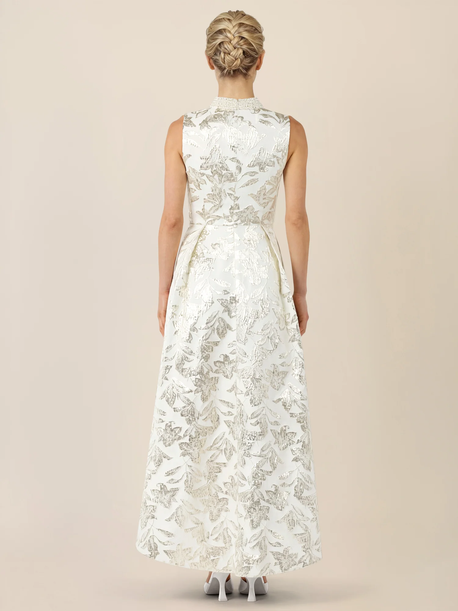 APART Elegantes Hochzeitskleid mit Perlenkragen | creme-gold - Image 2