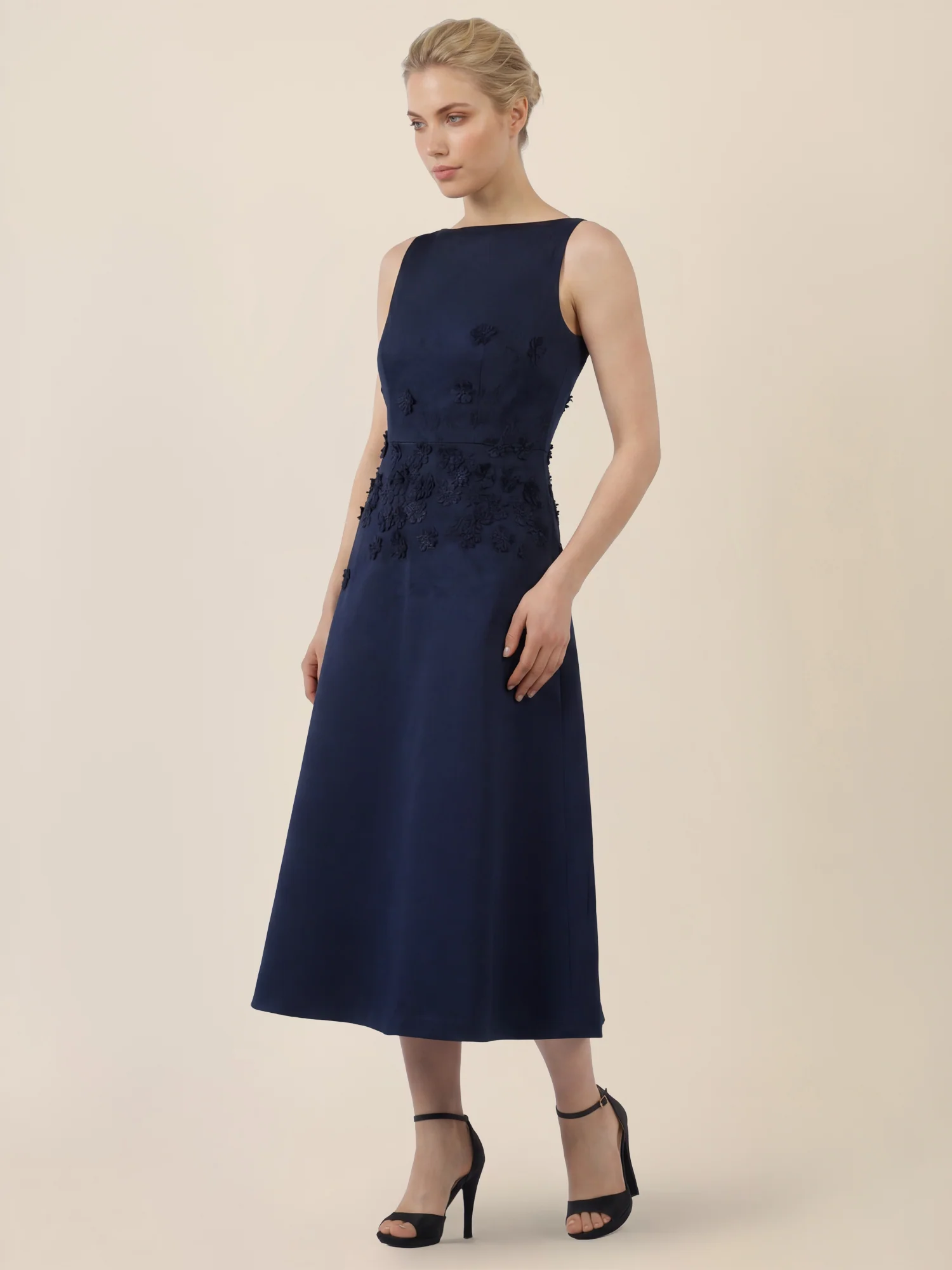 APART Elegantes Kleid mit floraler 3D-Stickerei | nachtblau - Image 5