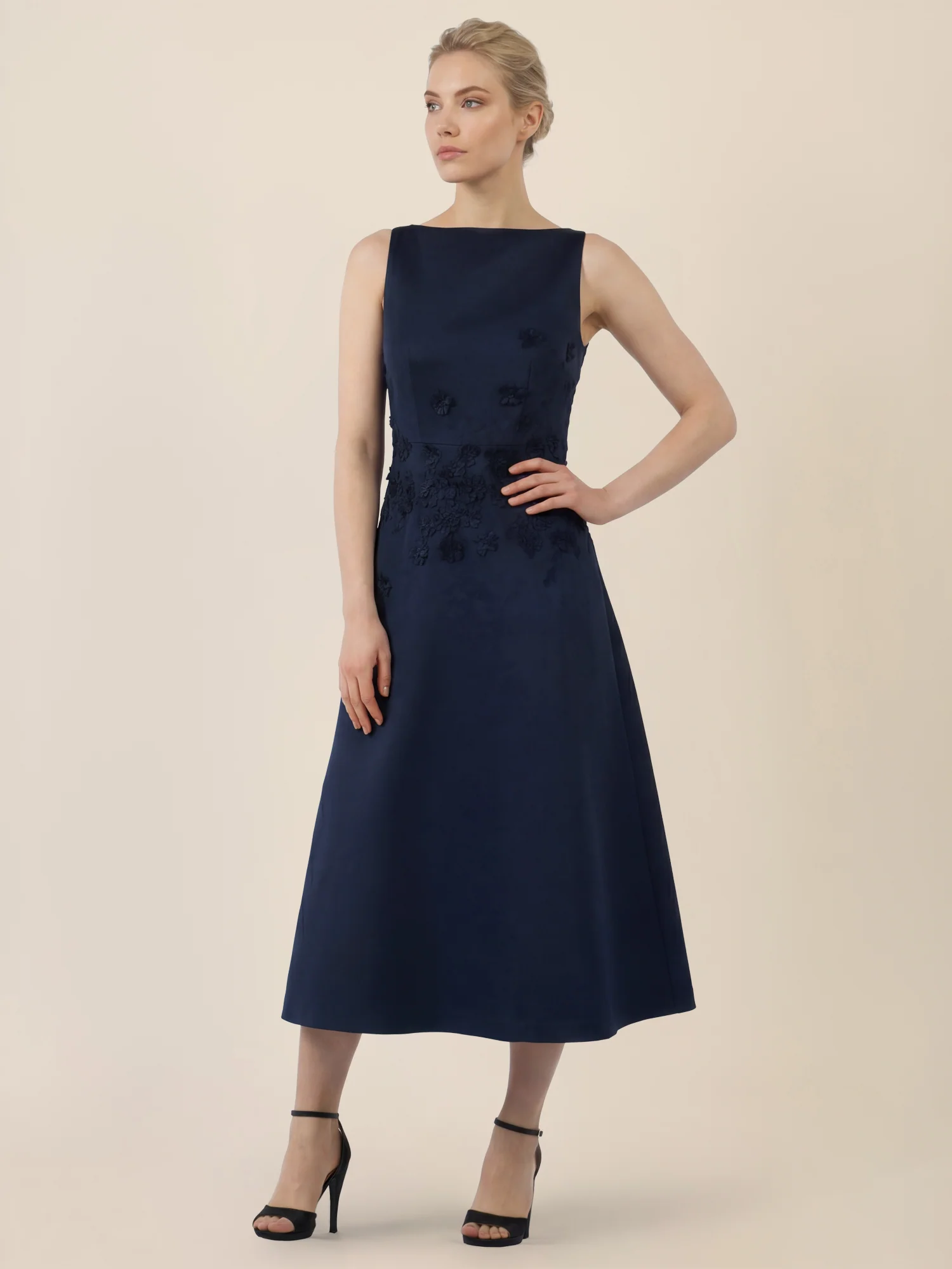 APART Elegantes Kleid mit floraler 3D-Stickerei | nachtblau - Image 6