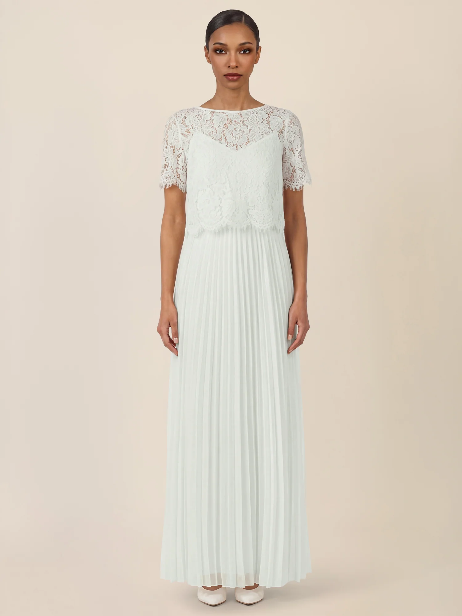 APART Elegantes Maxikleid mit Spitzenoberteil und Plisseerock | creme