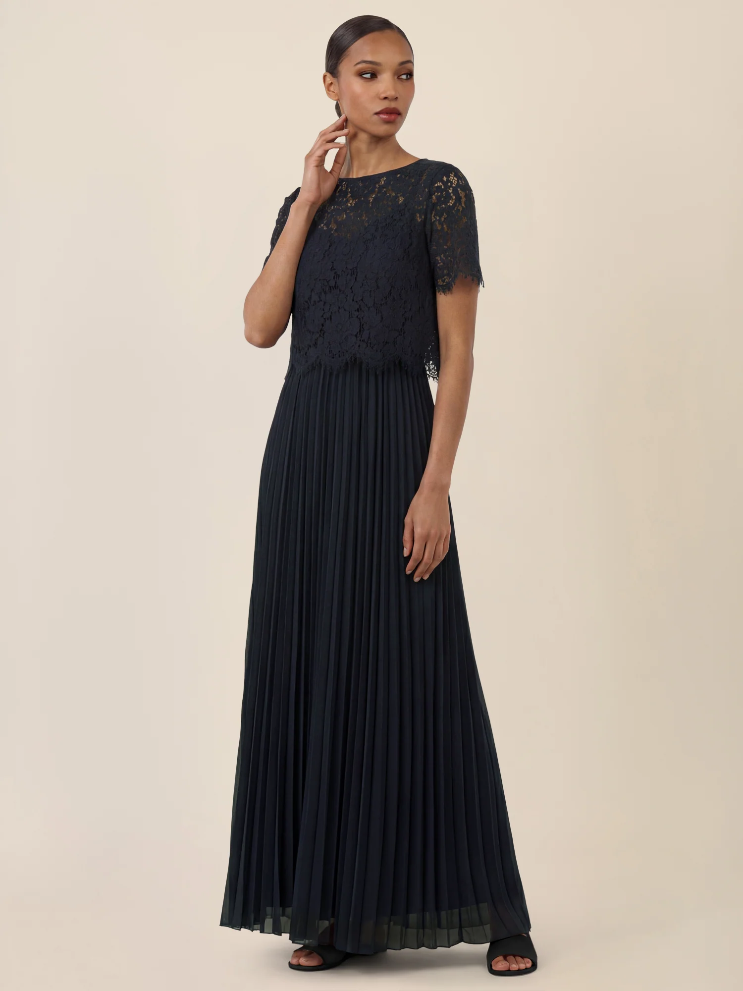APART Elegantes Maxikleid mit Spitzenoberteil und Plisseerock | nachtblau - Image 5
