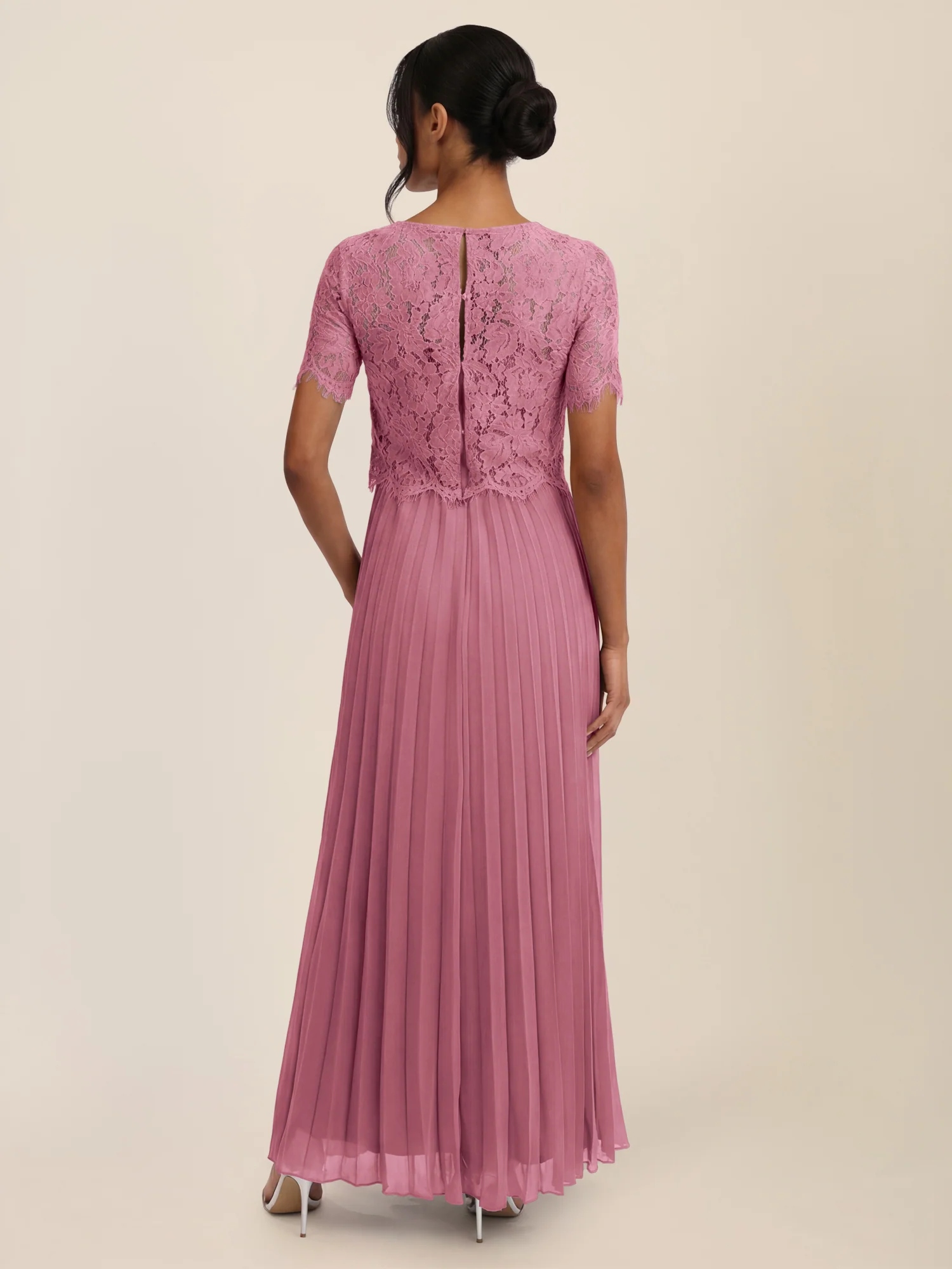 APART Elegantes Maxikleid mit Spitzenoberteil und Plisseerock | rosé - Image 2