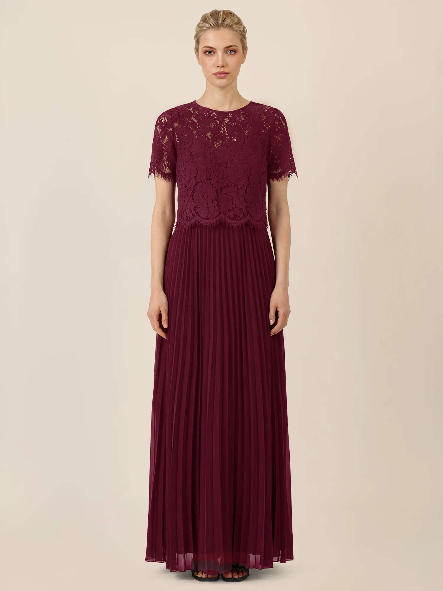 APART Elegantes Maxikleid mit Spitzenoberteil und Plisseerock | weinrot