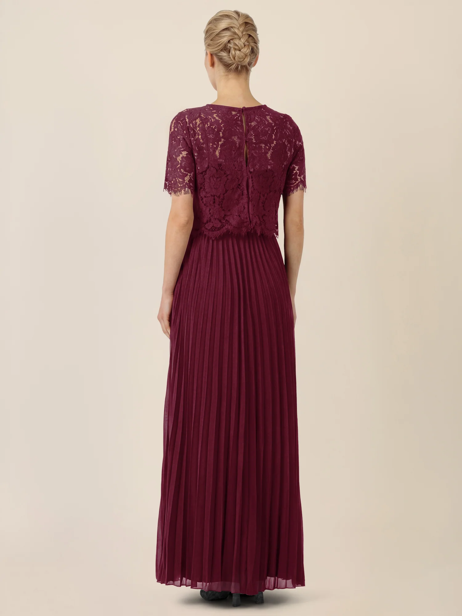 APART Elegantes Maxikleid mit Spitzenoberteil und Plisseerock | weinrot - Image 2