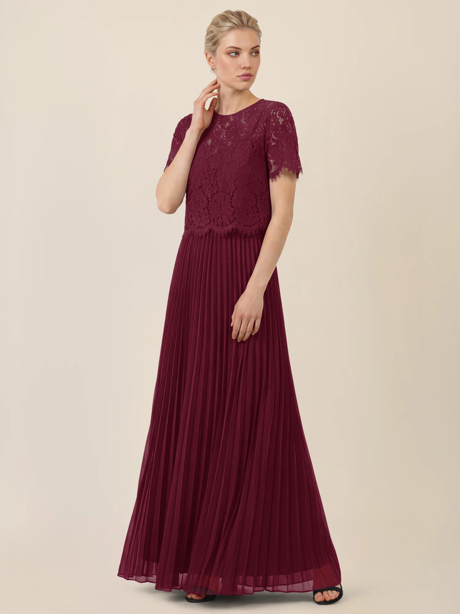 APART Elegantes Maxikleid mit Spitzenoberteil und Plisseerock | weinrot - Image 5