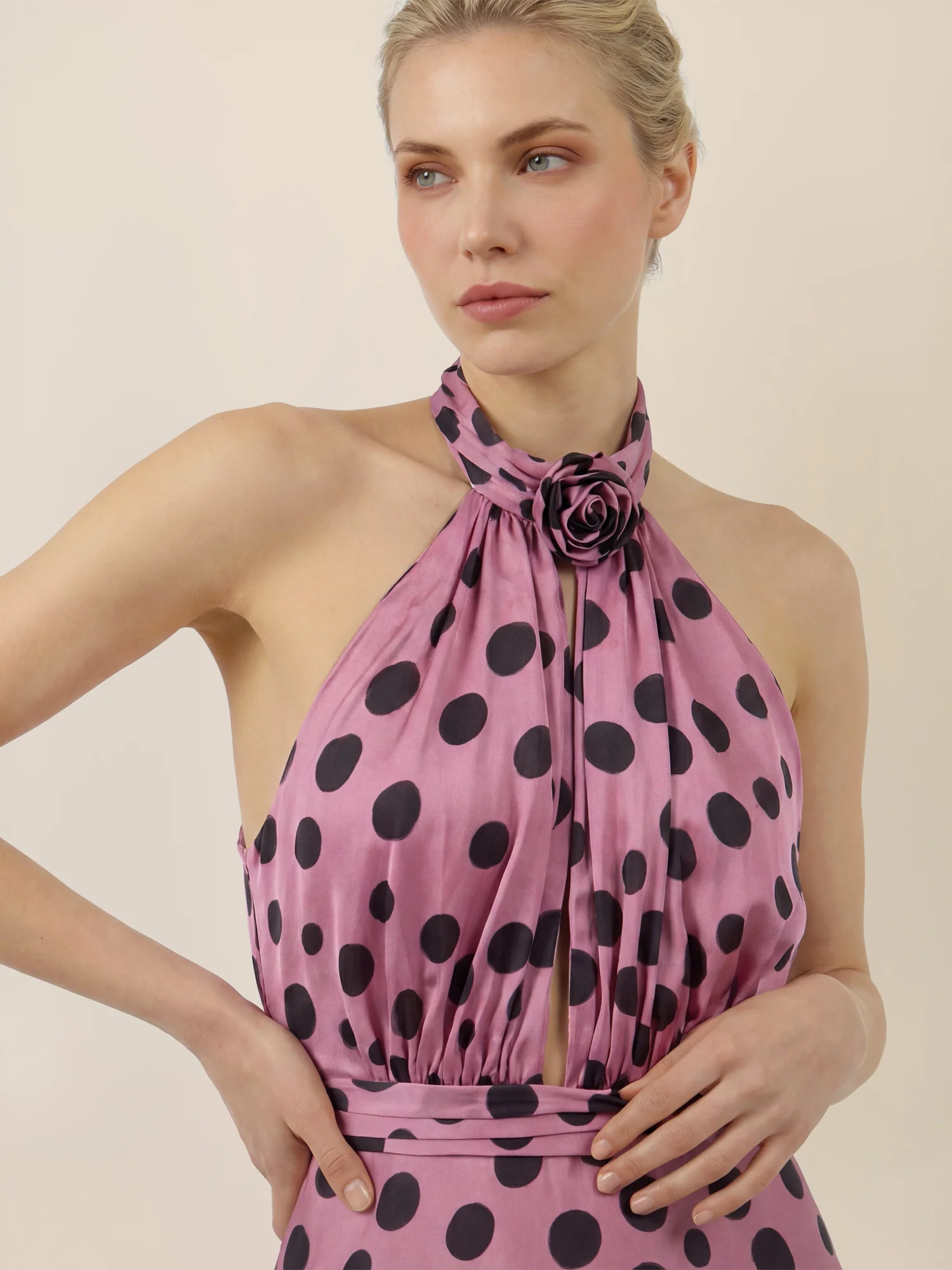 APART Elegantes Neckholder-Kleid mit Polka Dots | rosé-schwarz - Image 4