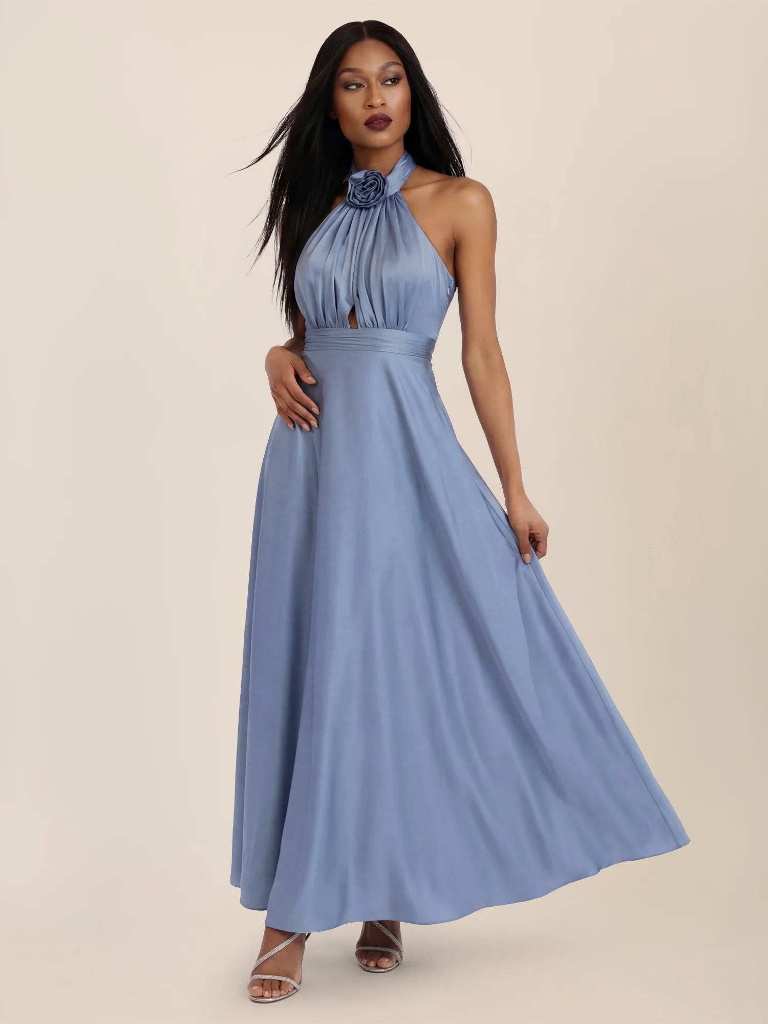 APART Elegantes Satin-Maxikleid mit Rosendetail | rauchblau
