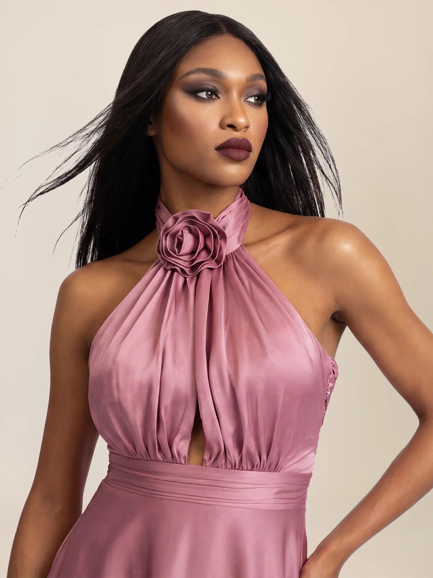 APART Elegantes Satin-Maxikleid mit Rosendetail | rosé - Image 4