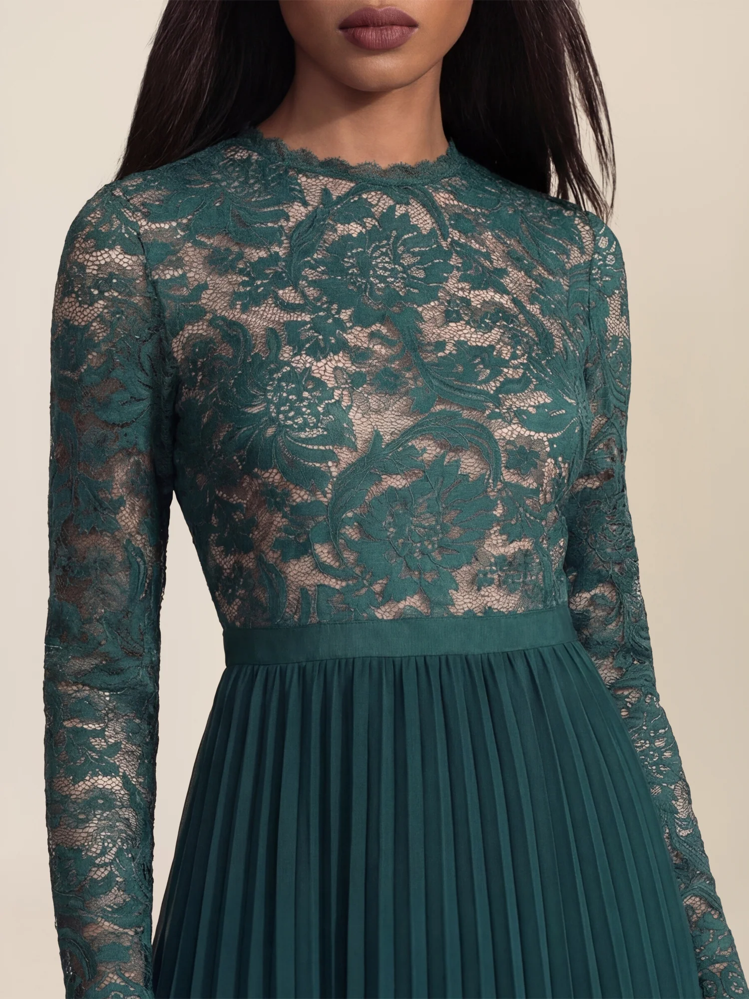 APART Elegantes Spitzenkleid mit Plissee-Rock | emerald-nude - Image 5