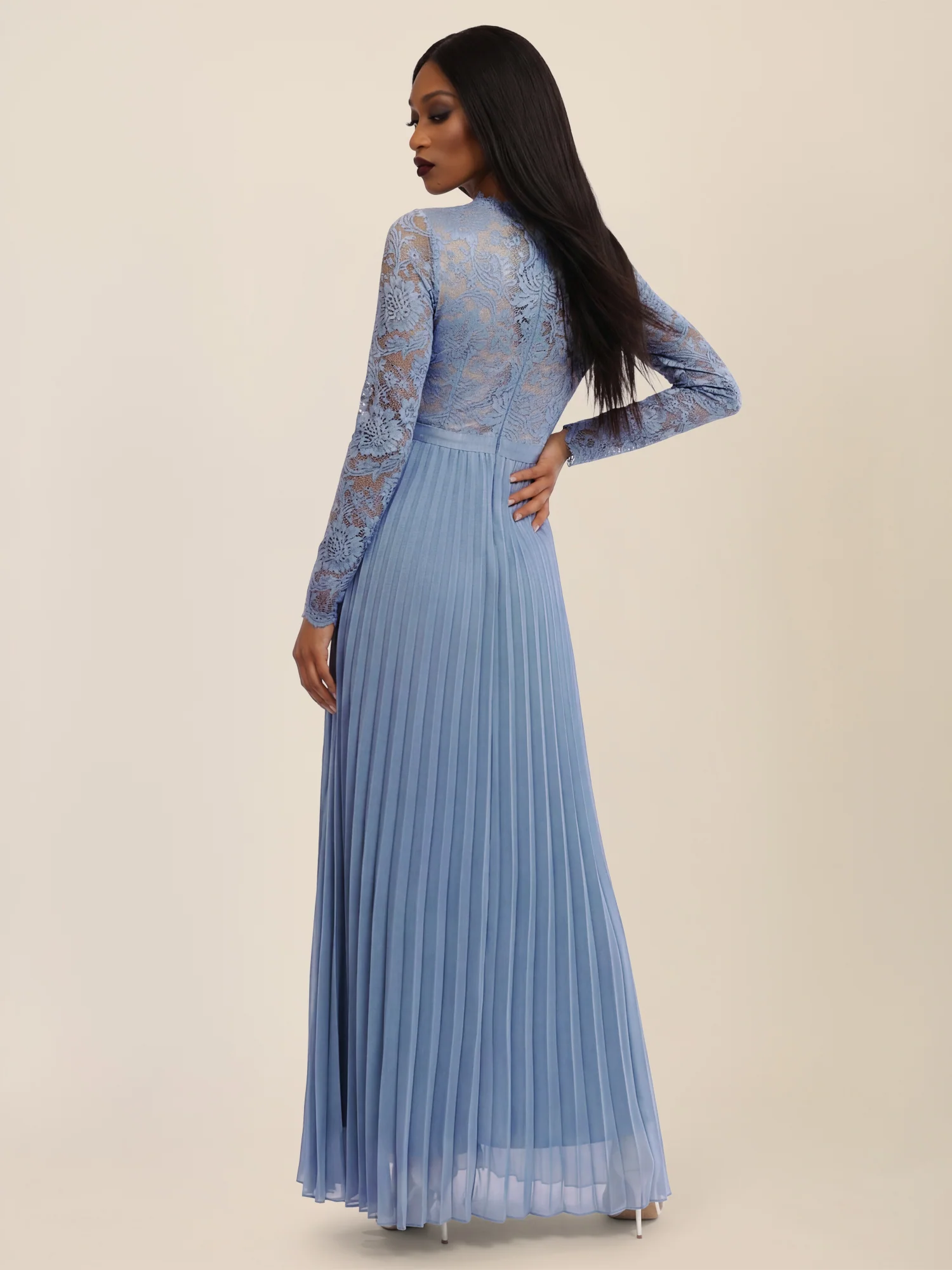 APART Elegantes Spitzenkleid mit Plissee-Rock | rauchblau-nude - Image 2