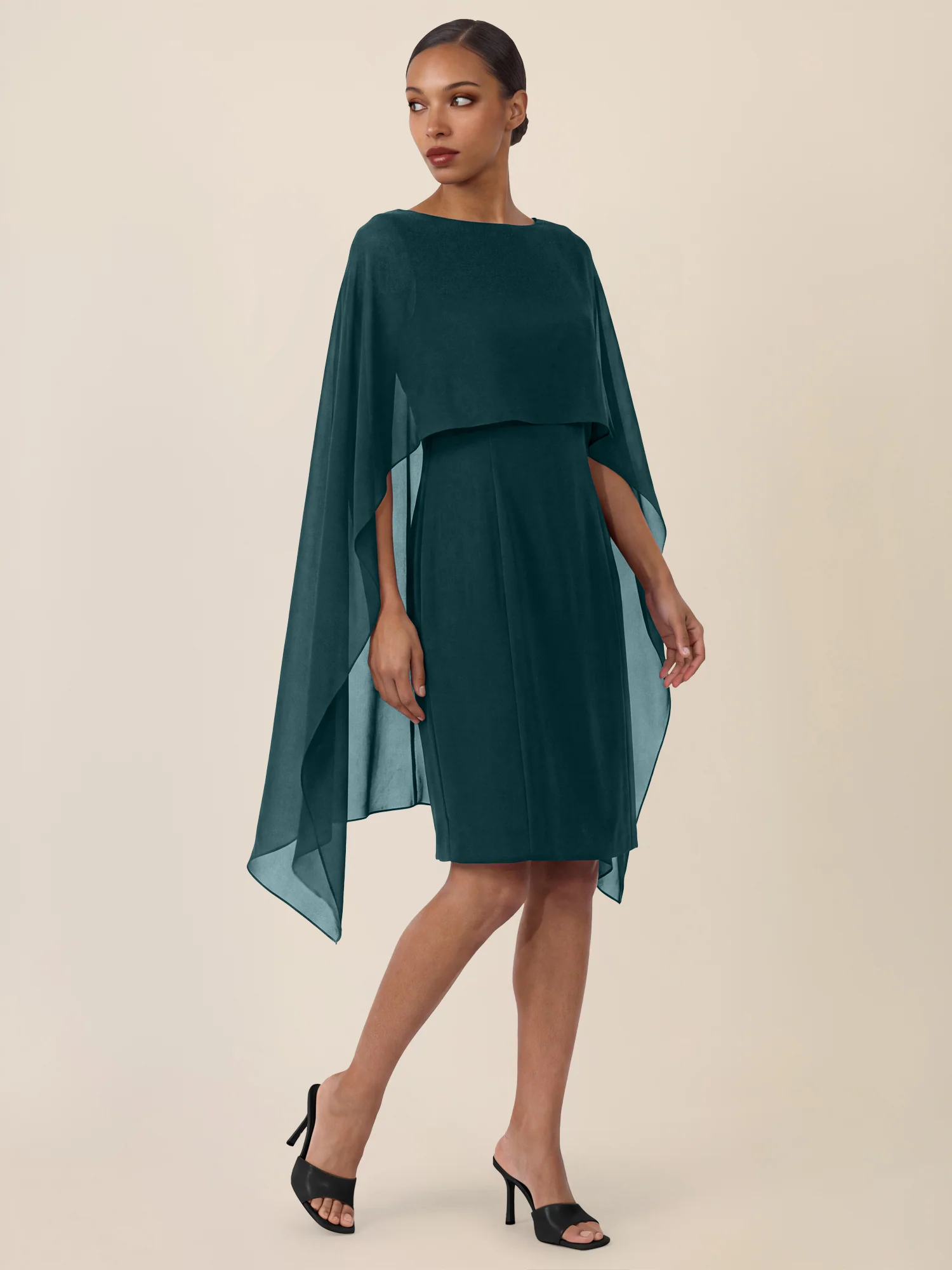 APART Etui-Kleid mit fließendem Chiffon-Cape | emerald - Image 6