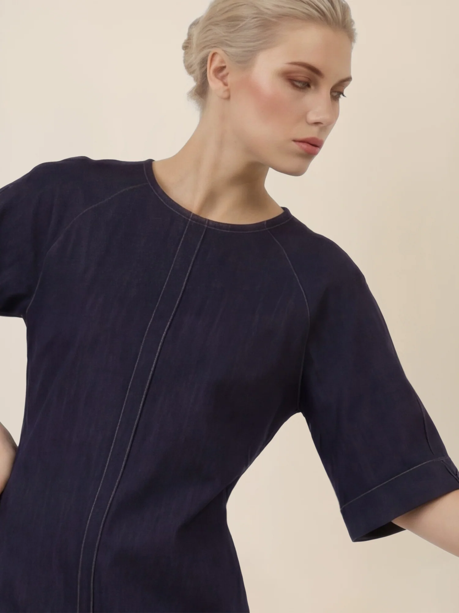 APART Gerade geschnittenes Jeanskleid mit Bindeband hinten | dunkelblau - Image 5