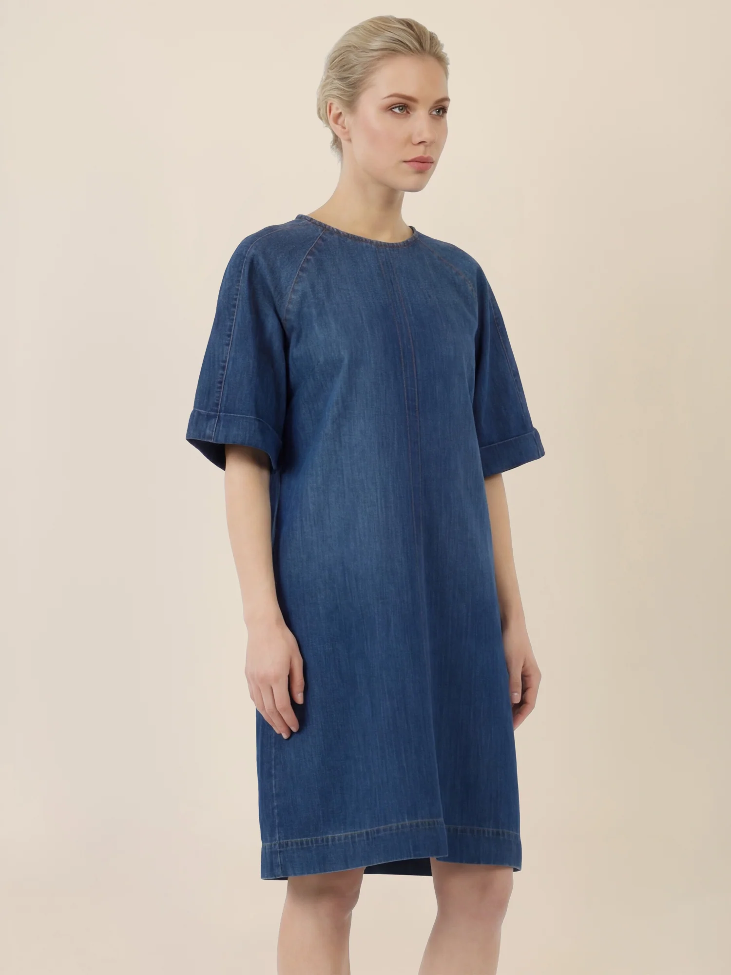 APART Gerade geschnittenes Jeanskleid mit Bindeband hinten | hellblau - Image 4